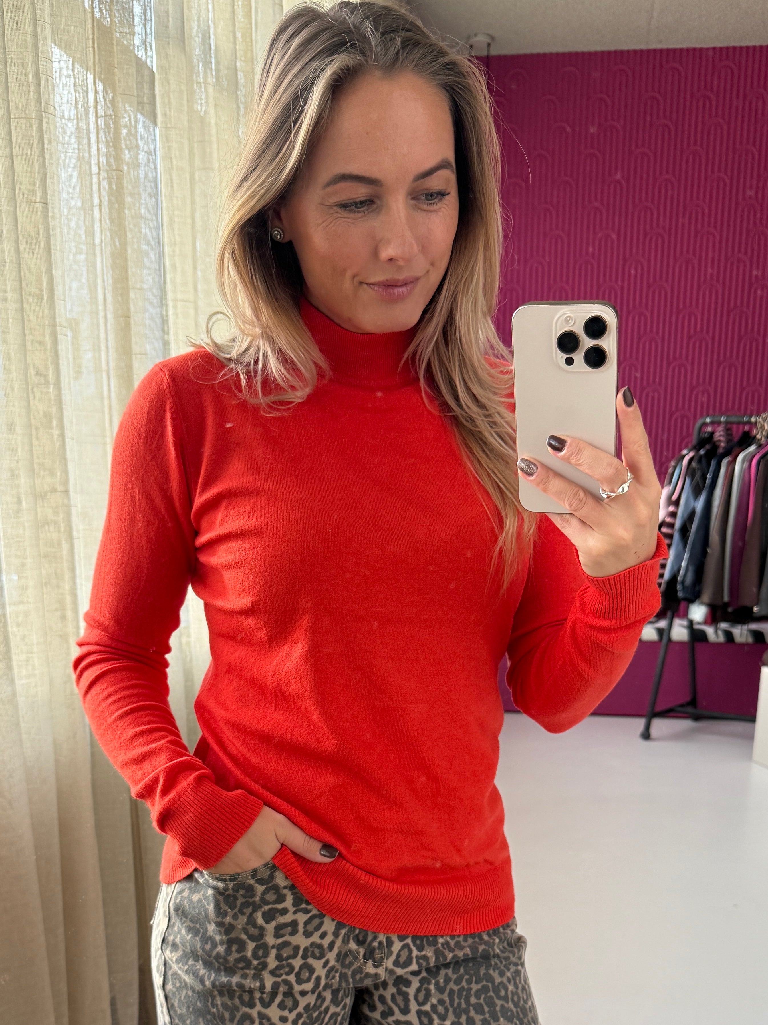 OLIVIA KOLLETJE ORANJE-ROOD