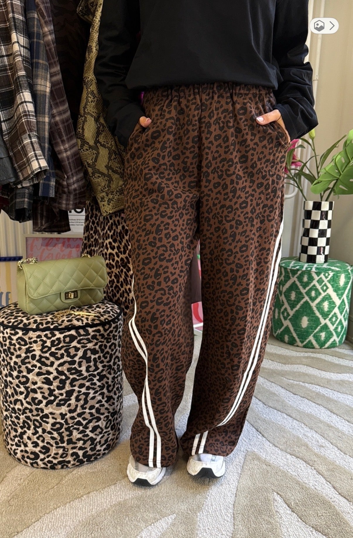 JULIA PANTER JOGGER MET WIT
