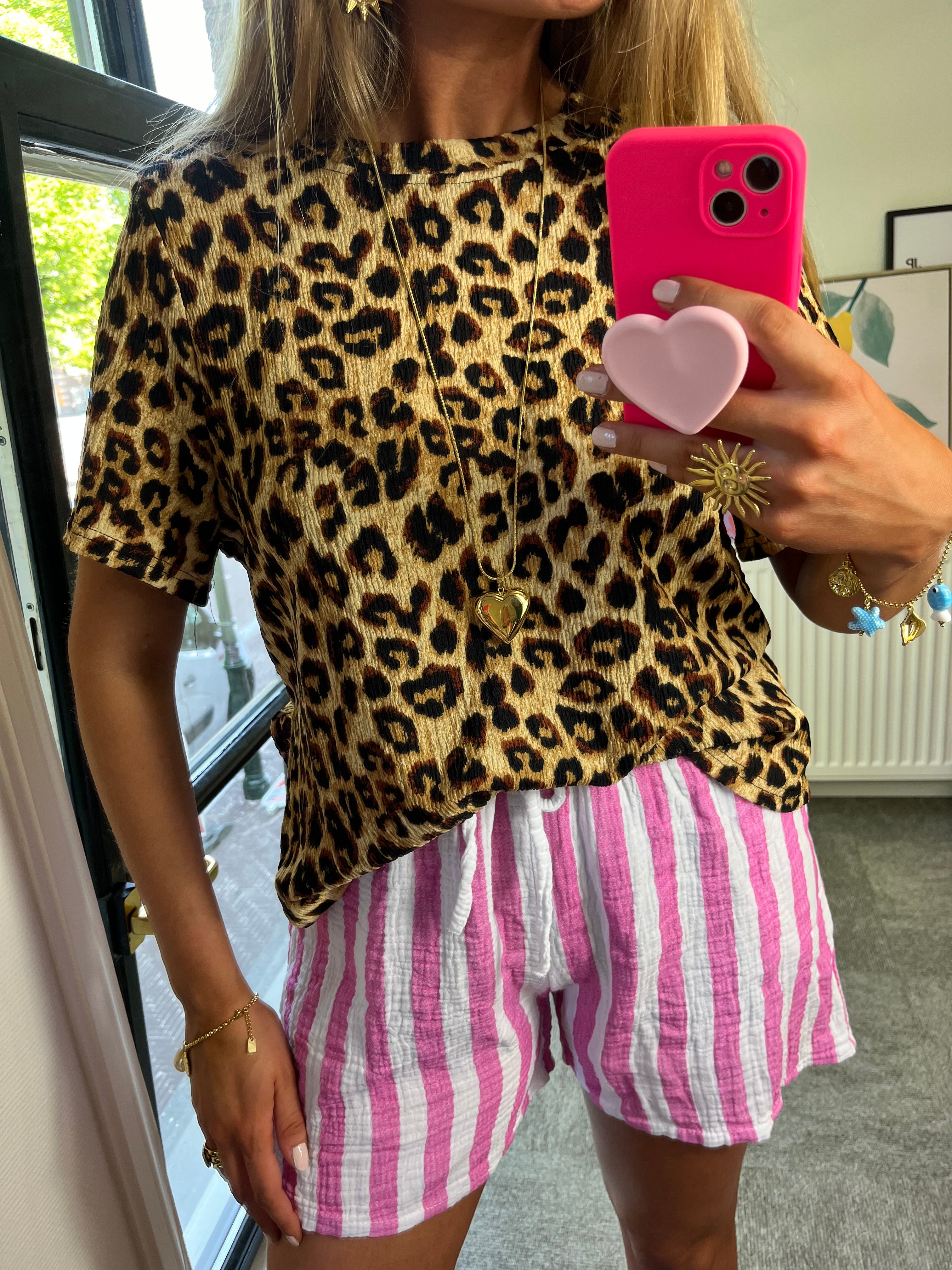 DANIE STREEP SHORT FUCHSIA
