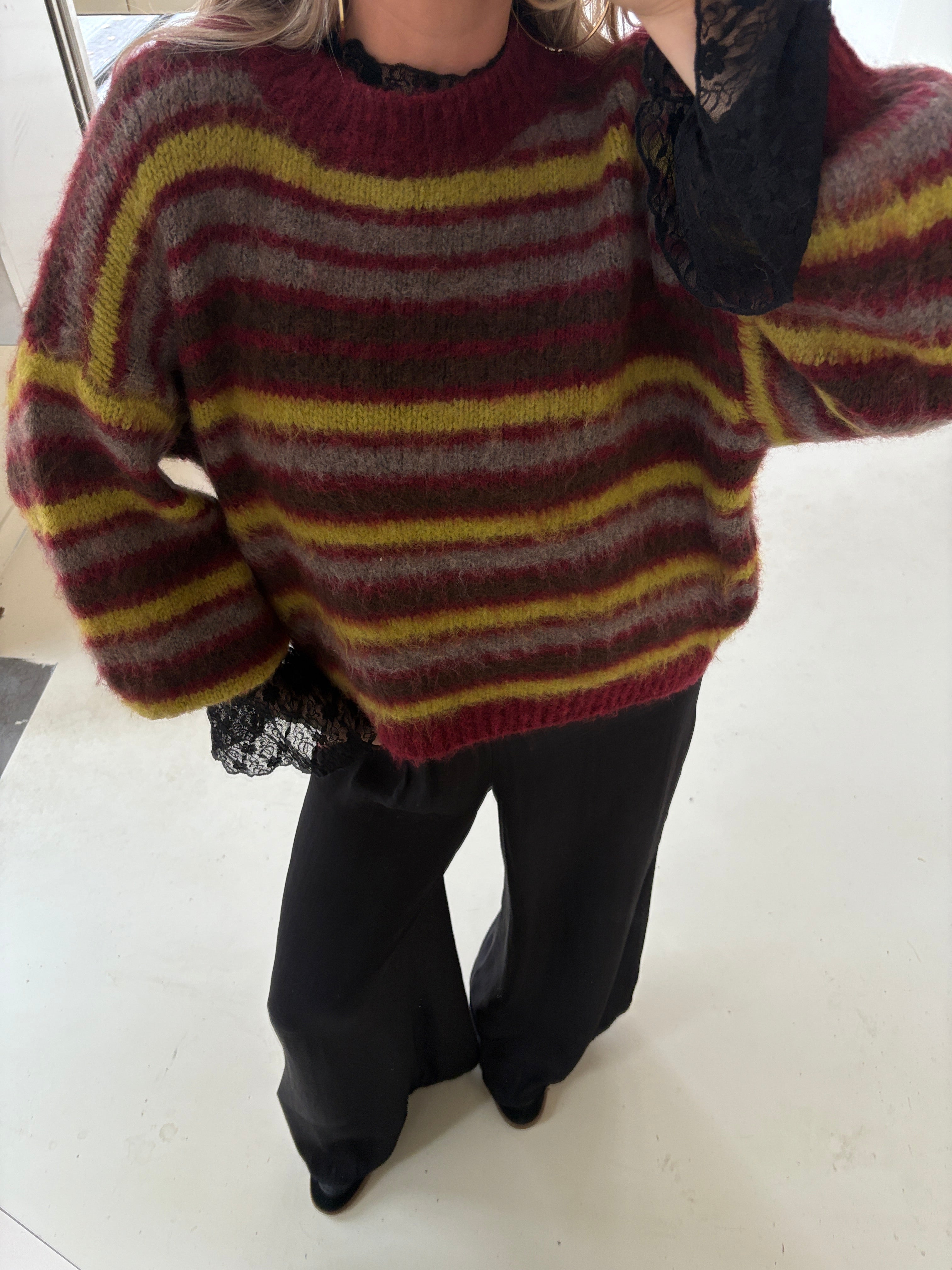 NAOMI MUSTHAVE TRUI BURGUNDY MULTI