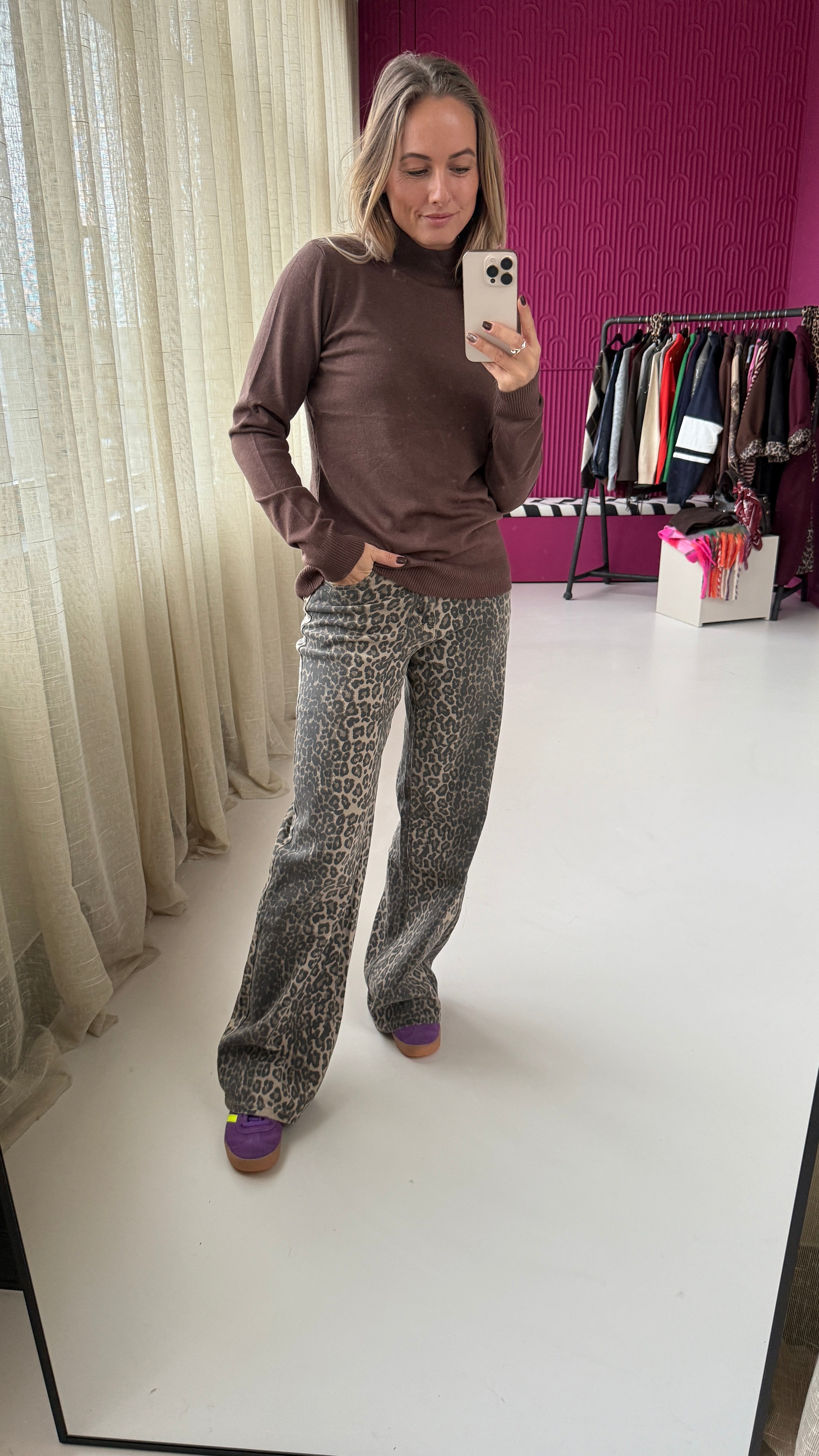 OLIVIA KOLLETJE BRUIN