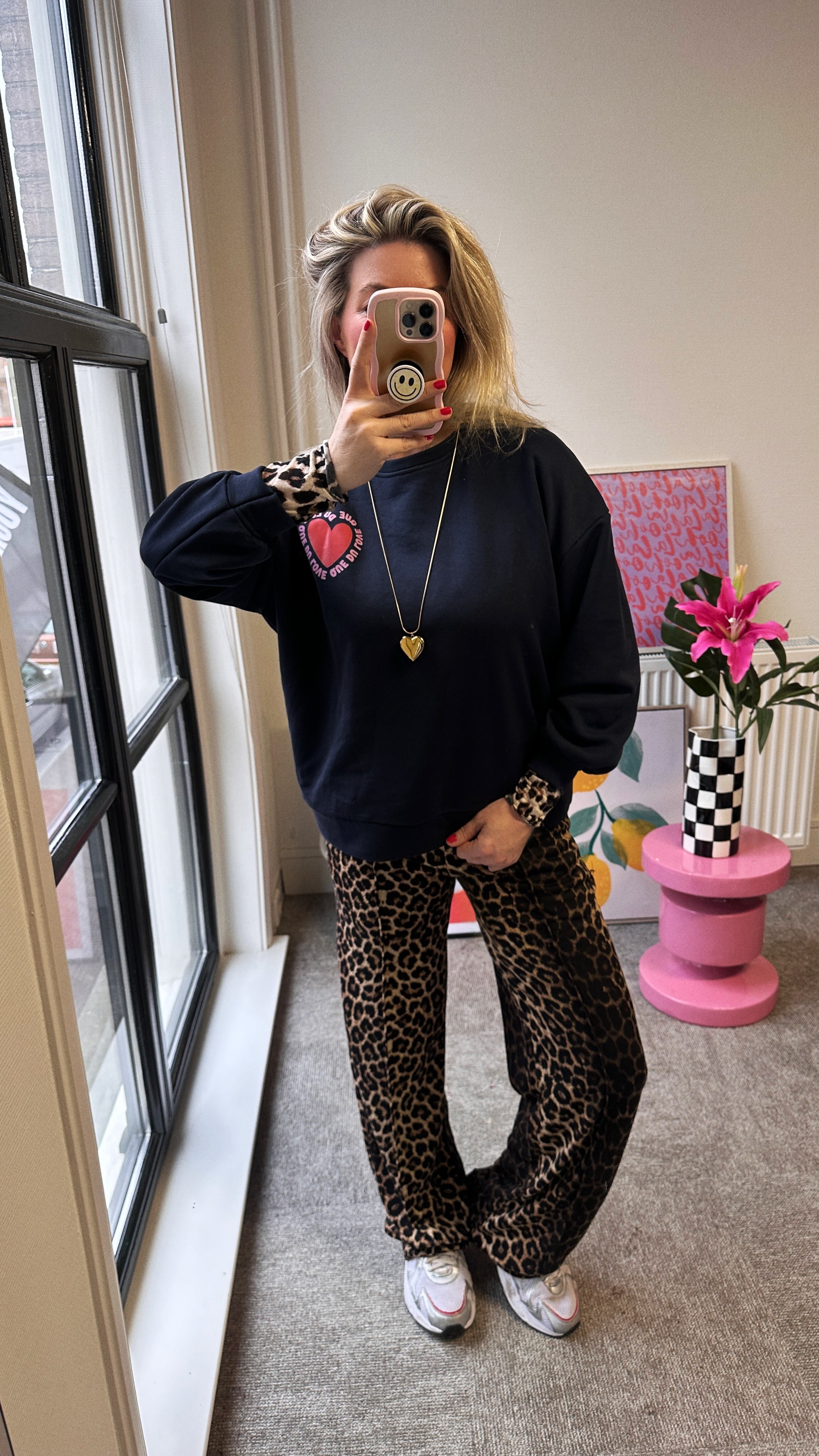 MAE MUSTHAVE SWEATER DONKERBLAUW