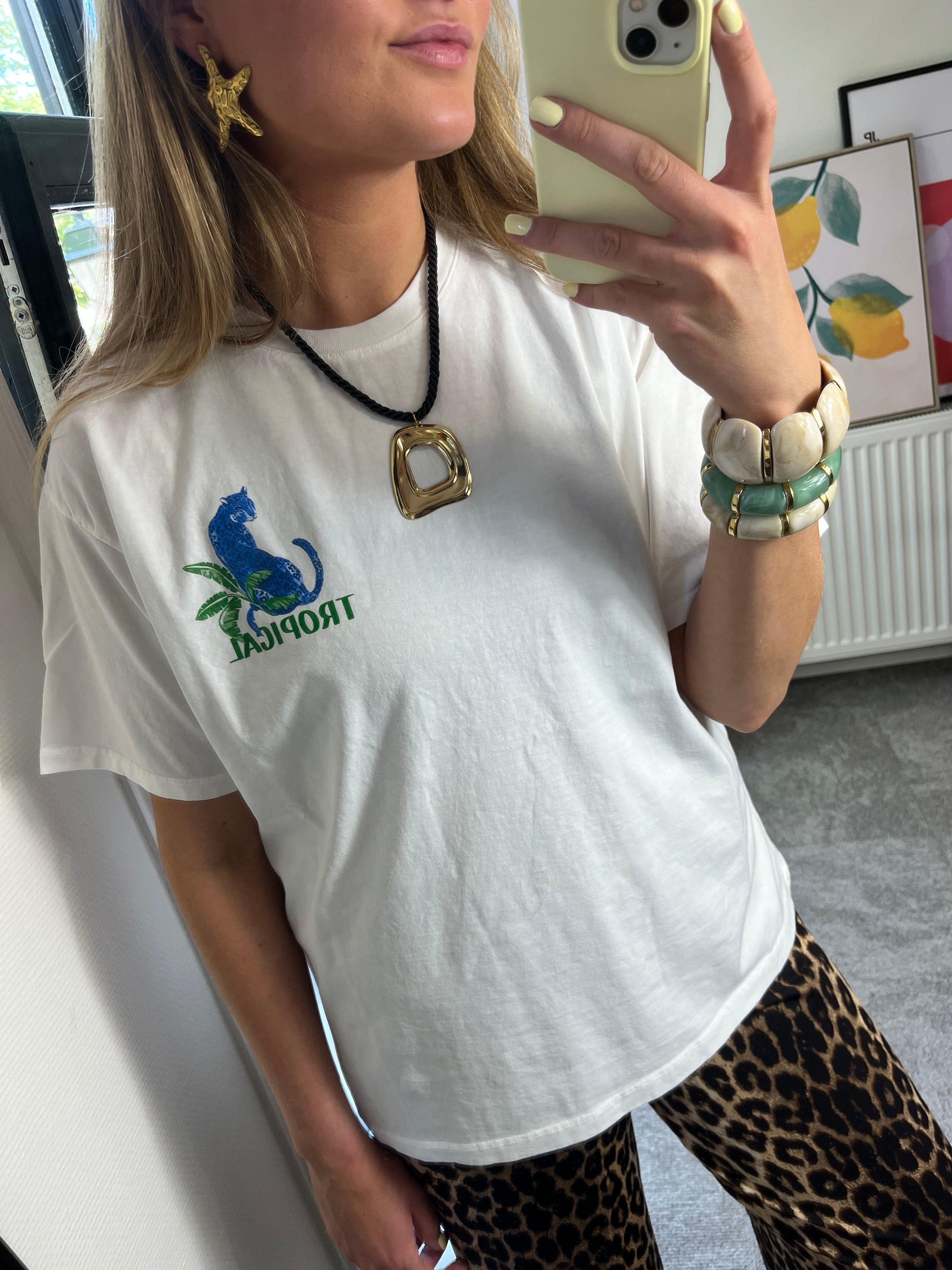 WIT SHIRT MET PANTER TROPICAL