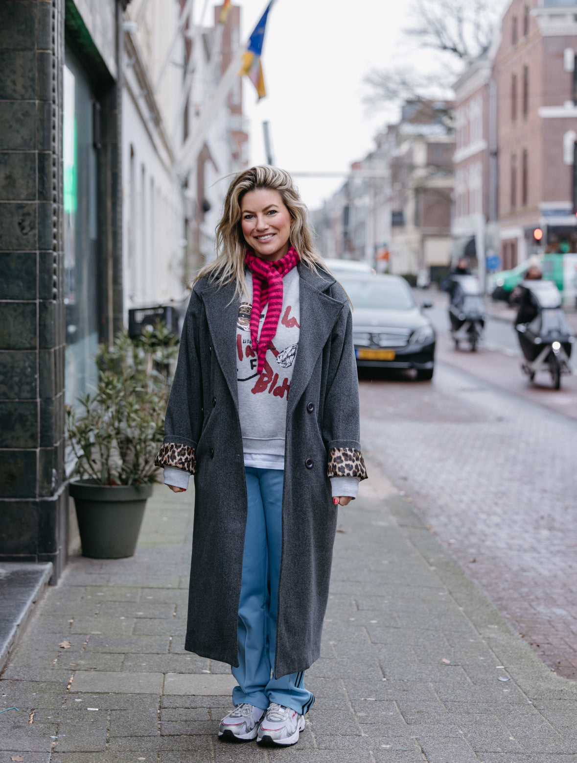 LIZZY MANTEL JAS GRIJS MET PANTER