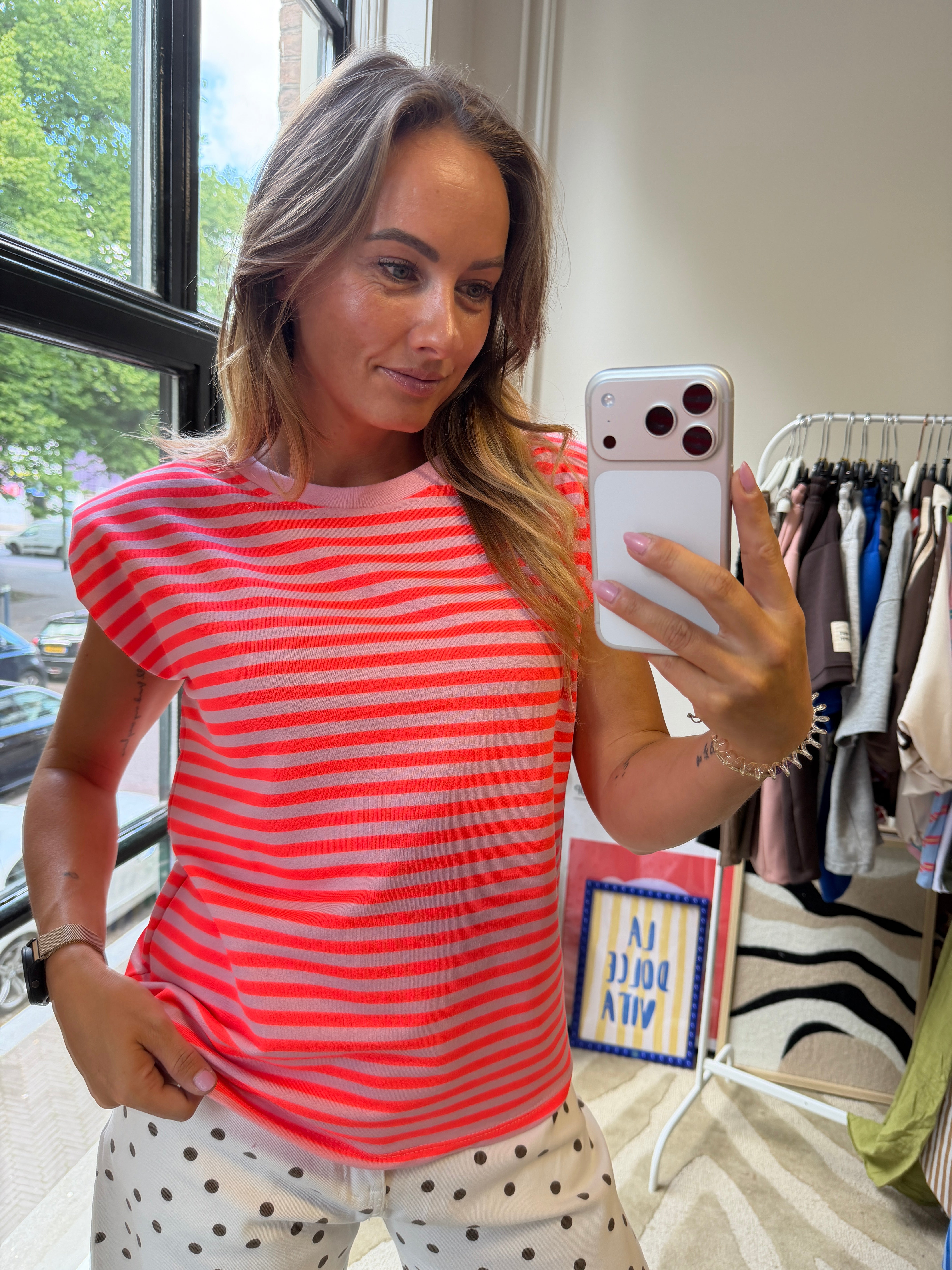 MOLLY SHOULDER STREEP TOP LICHTROZE/NEON ROZE