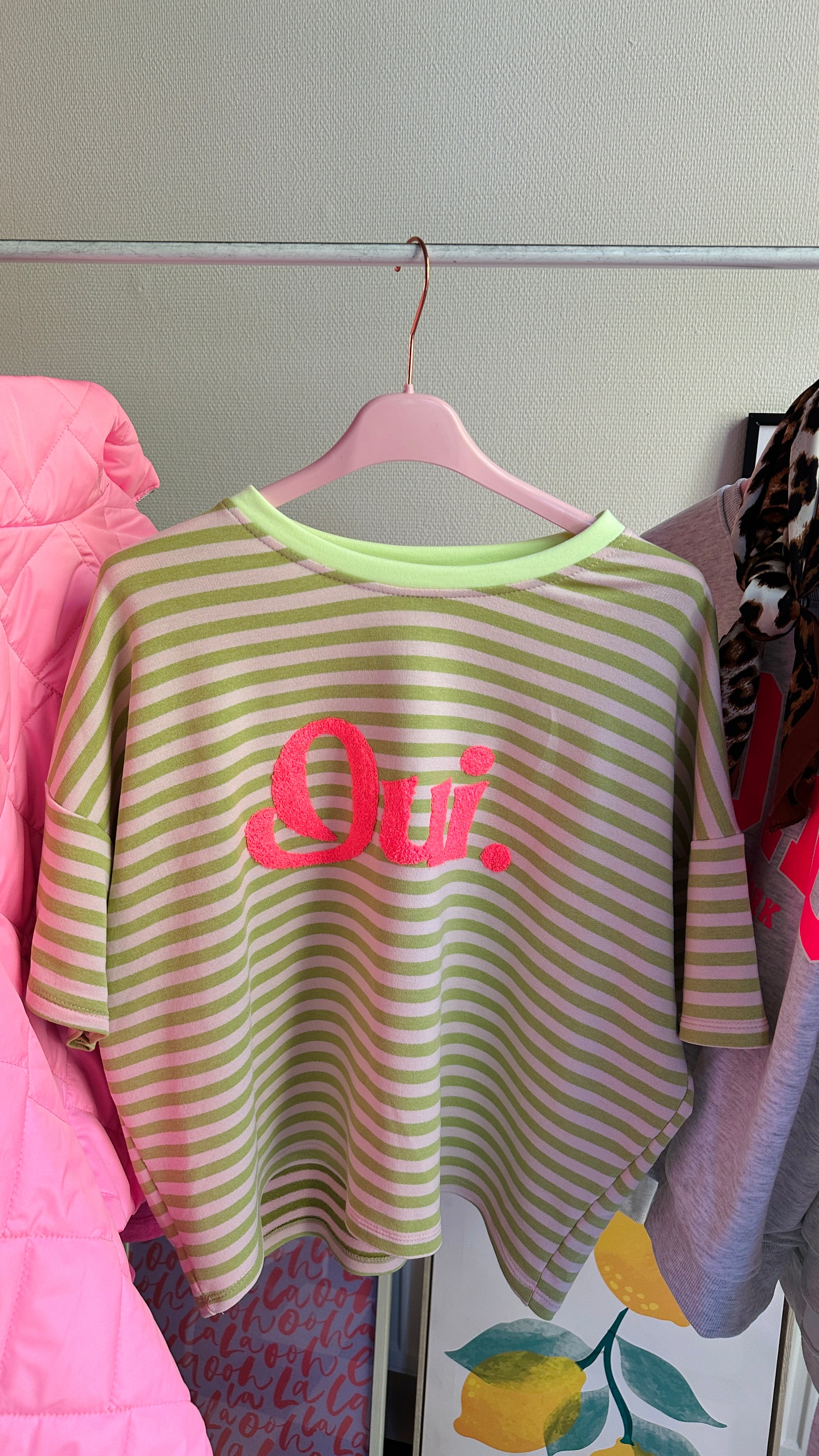 GESTREEPT T-SHIRT OUI GROEN MET BEIGE