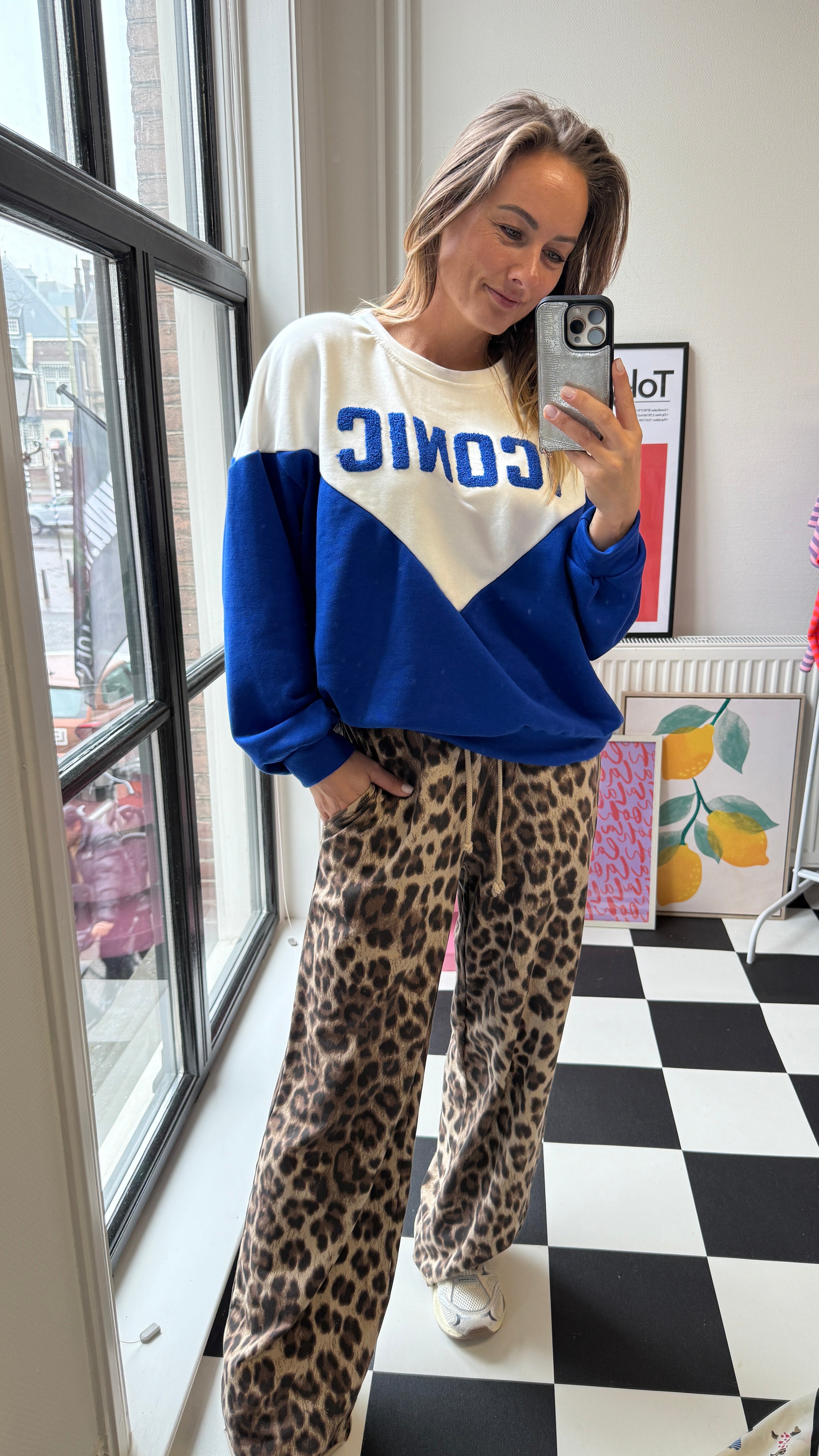 VEERLE SWEATER ICONIC KOBALTBLAUW