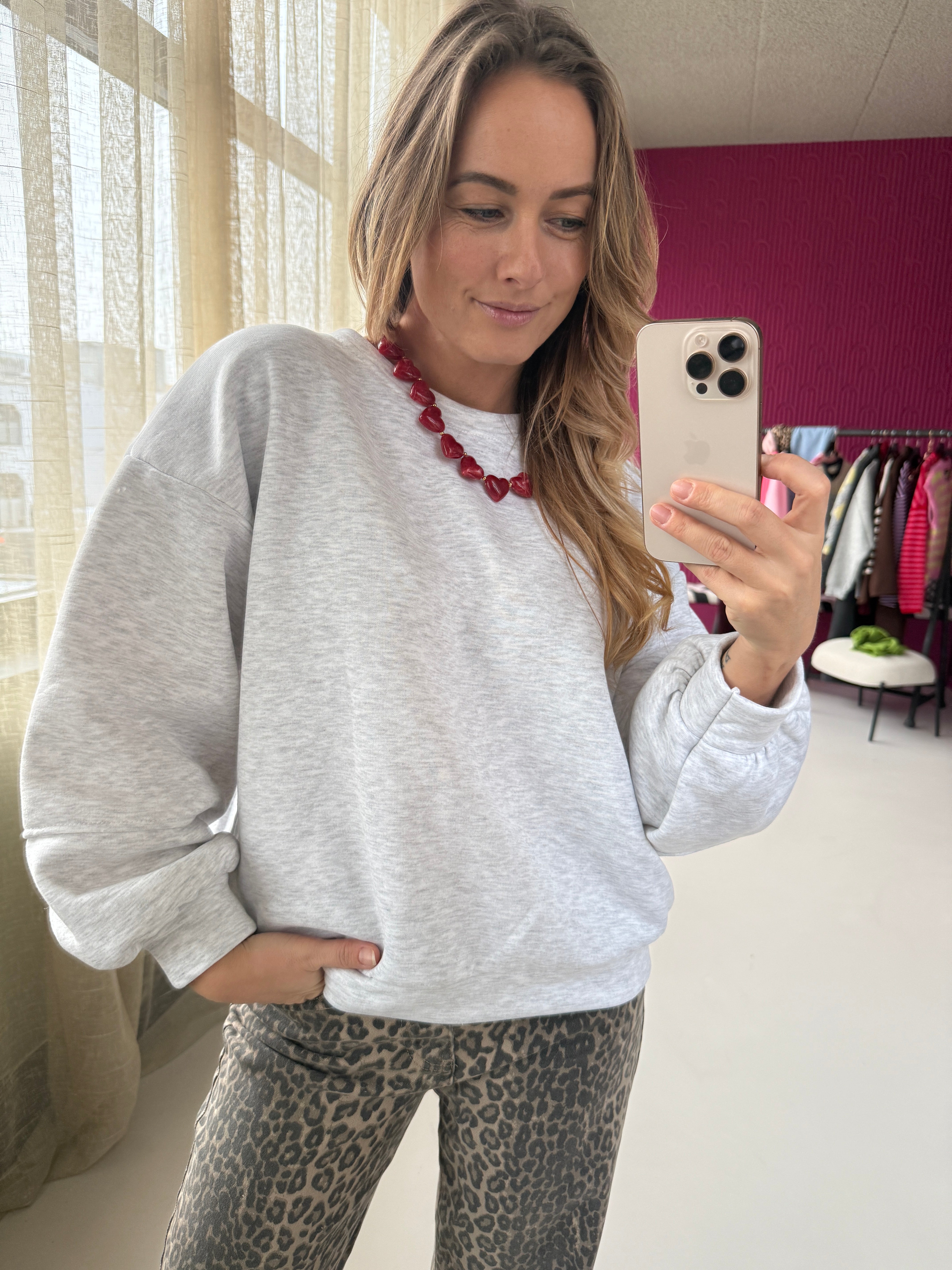 LIEN MUSTHAVE SWEATER LOVE GRIJS