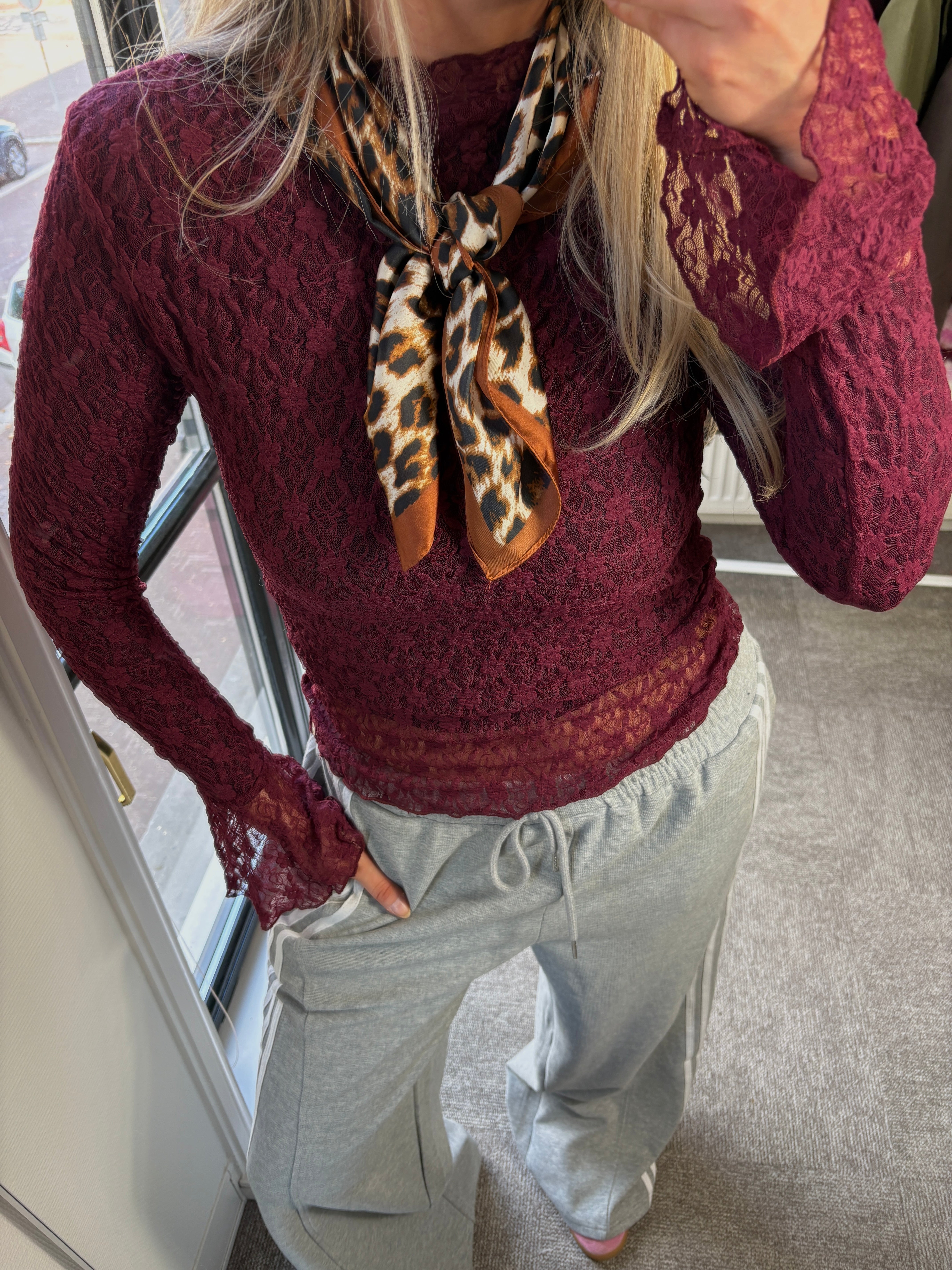 ANNA LACE TOP BORDEAUX