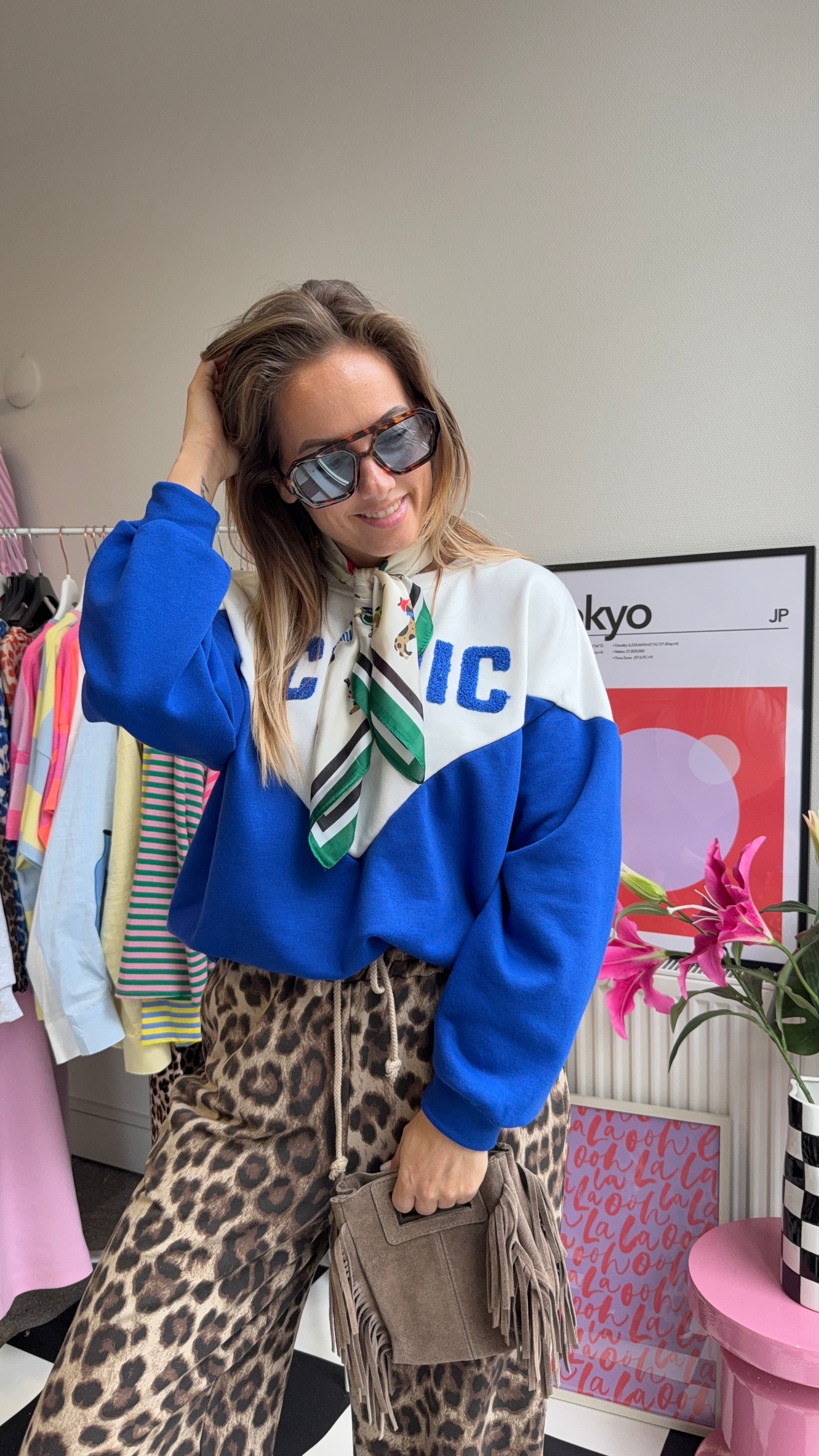 VEERLE SWEATER ICONIC KOBALTBLAUW