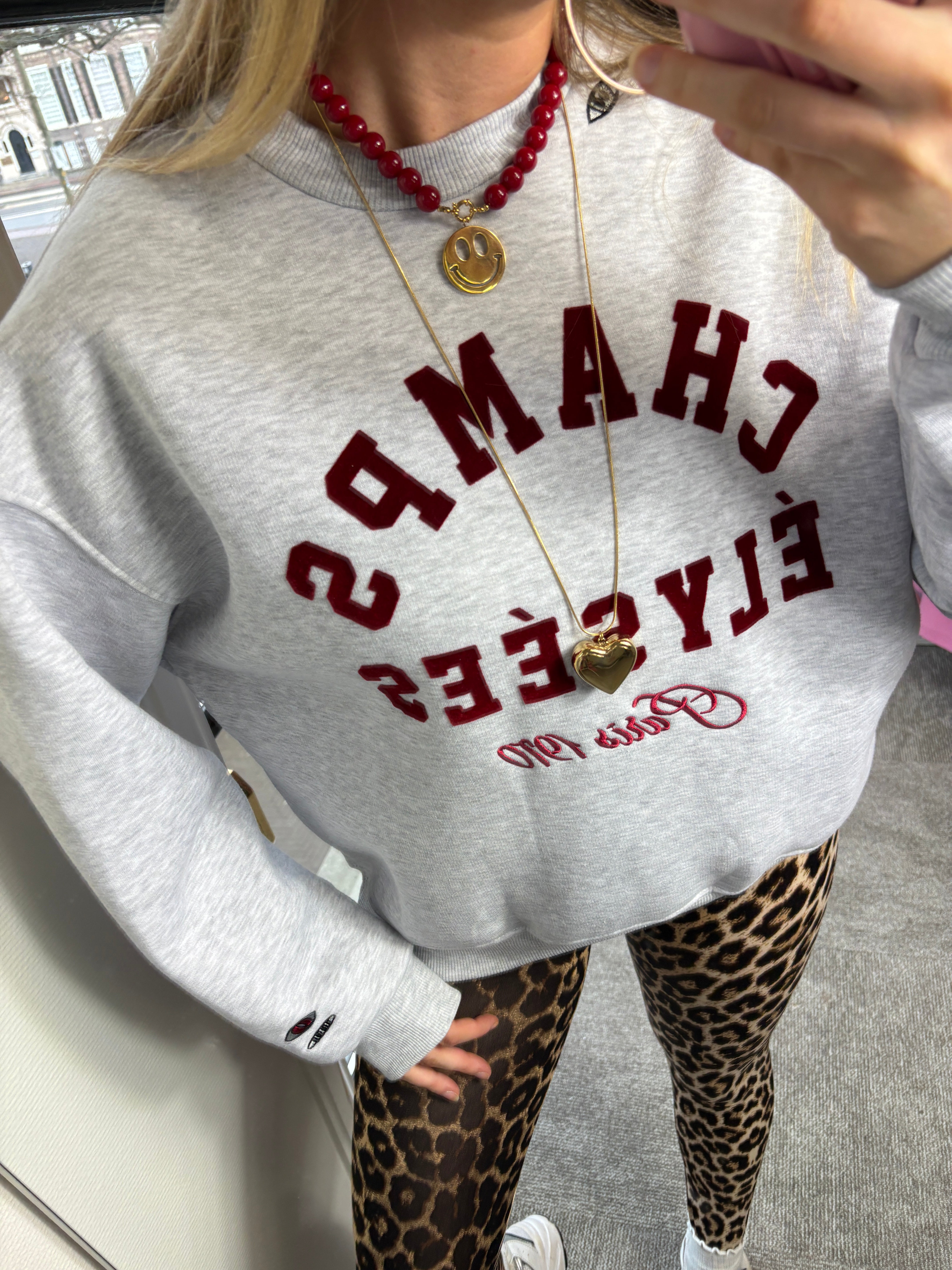 PARIS SWEATER GRIJS met Burgundy letters