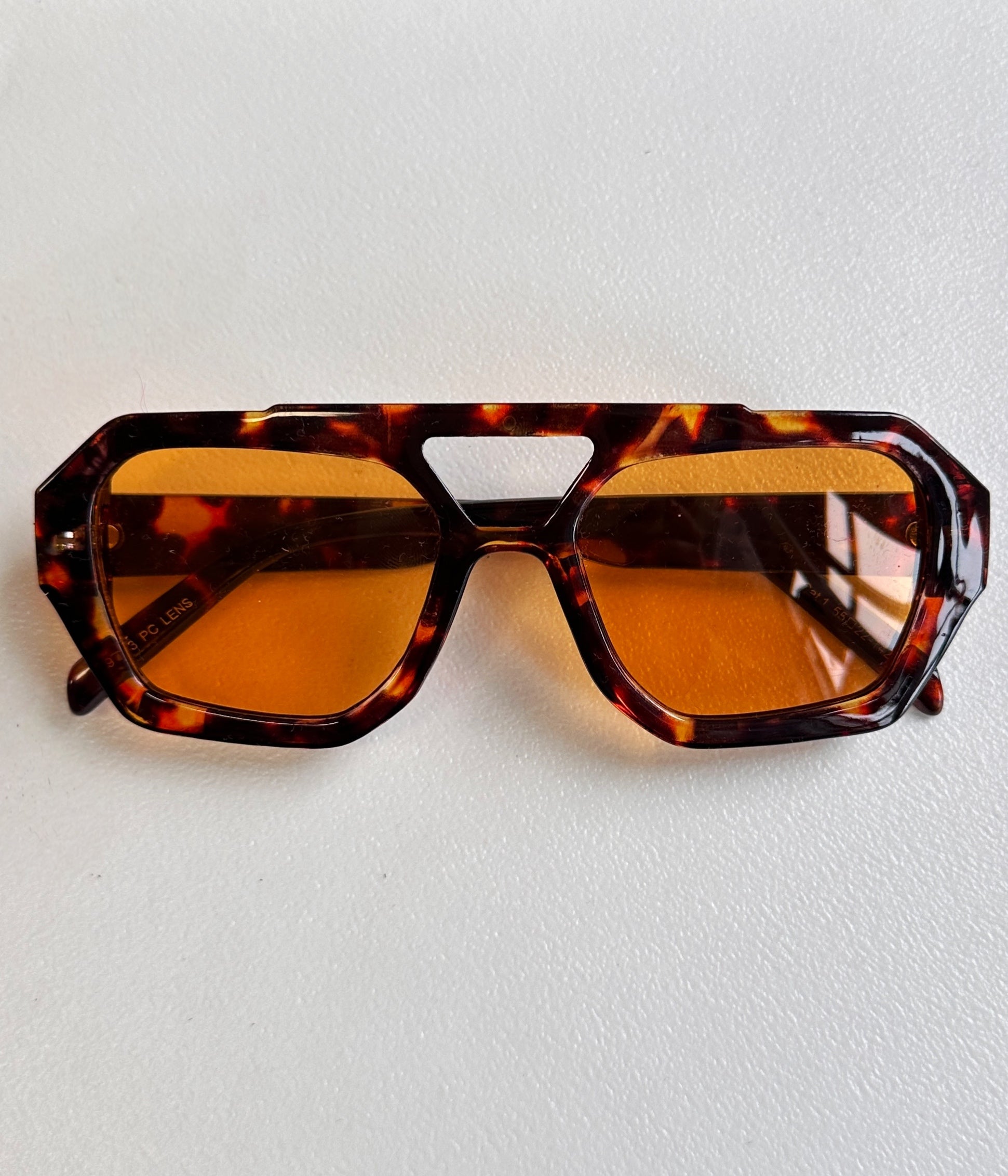 MUSTHAVE PANTER ZONNEBRIL GELE GLAZEN