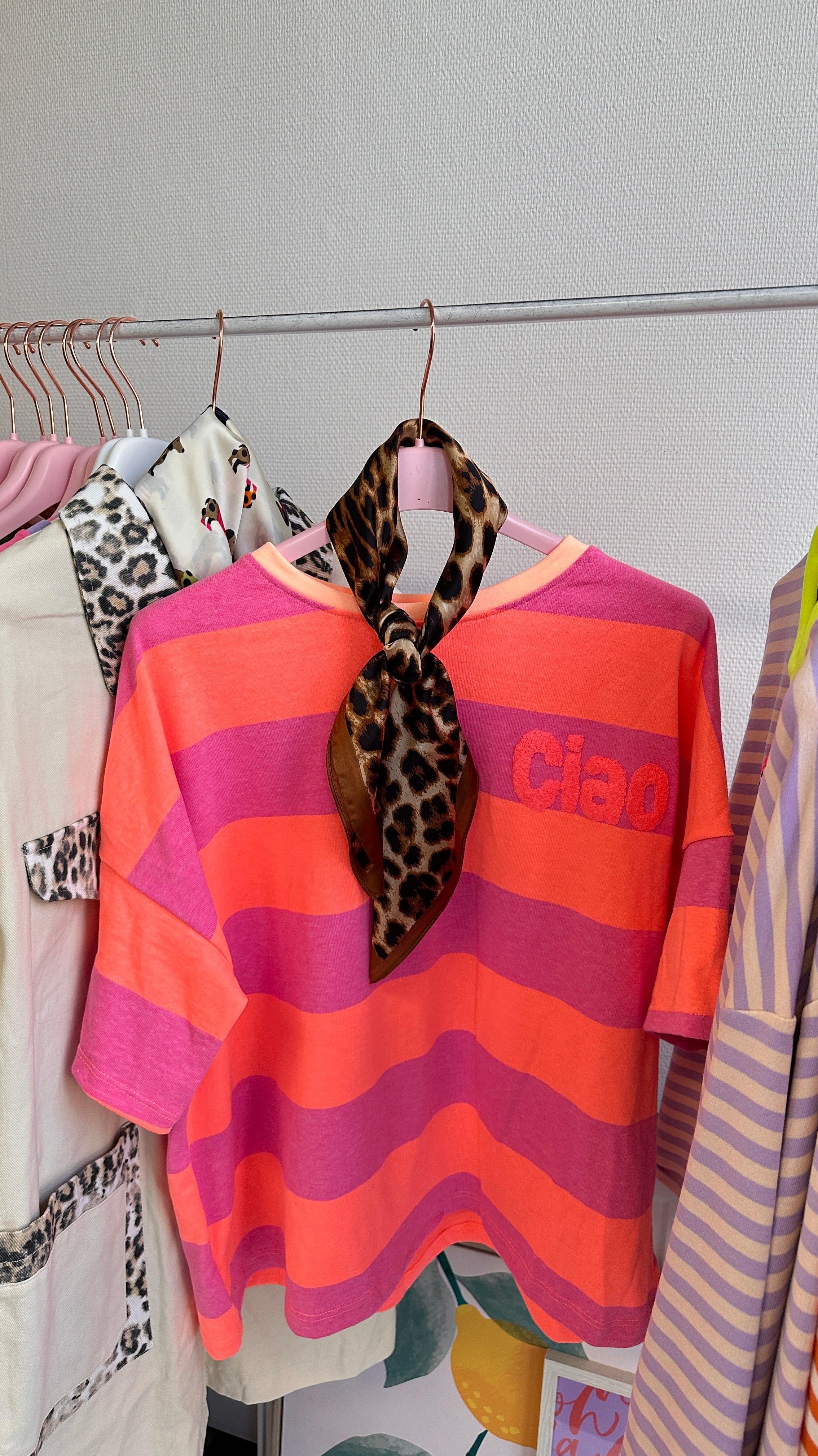MUSTHAVE CIAO GESTREEPT T-SHIRT ROZE/ORANJE