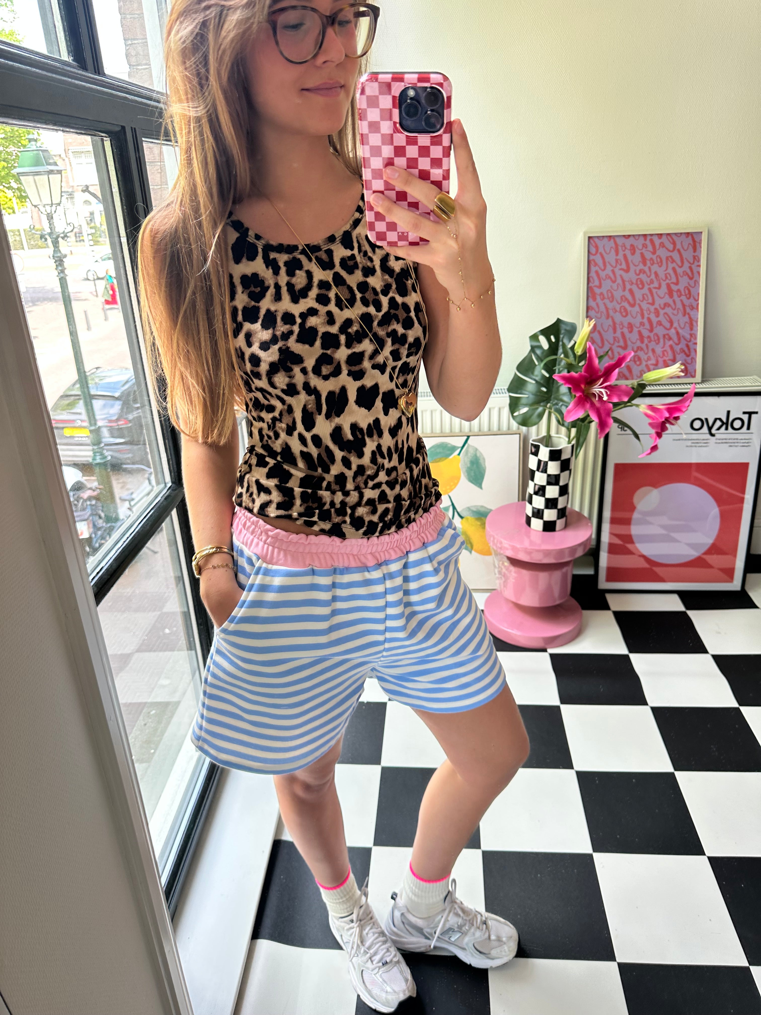 GESTREEPTE SHORT LICHTBLAUW