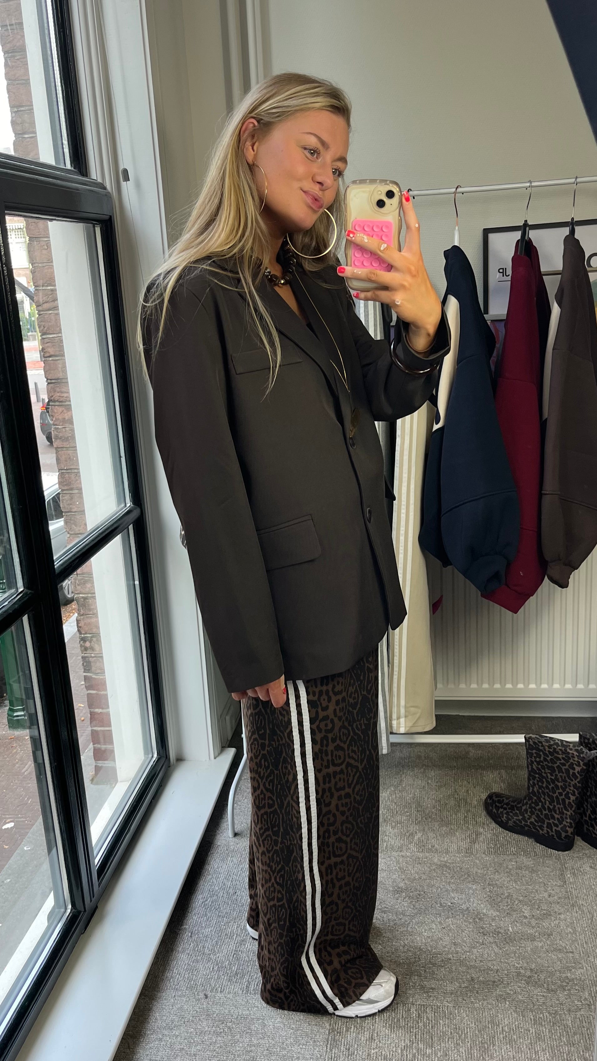 BROWN BLAZER