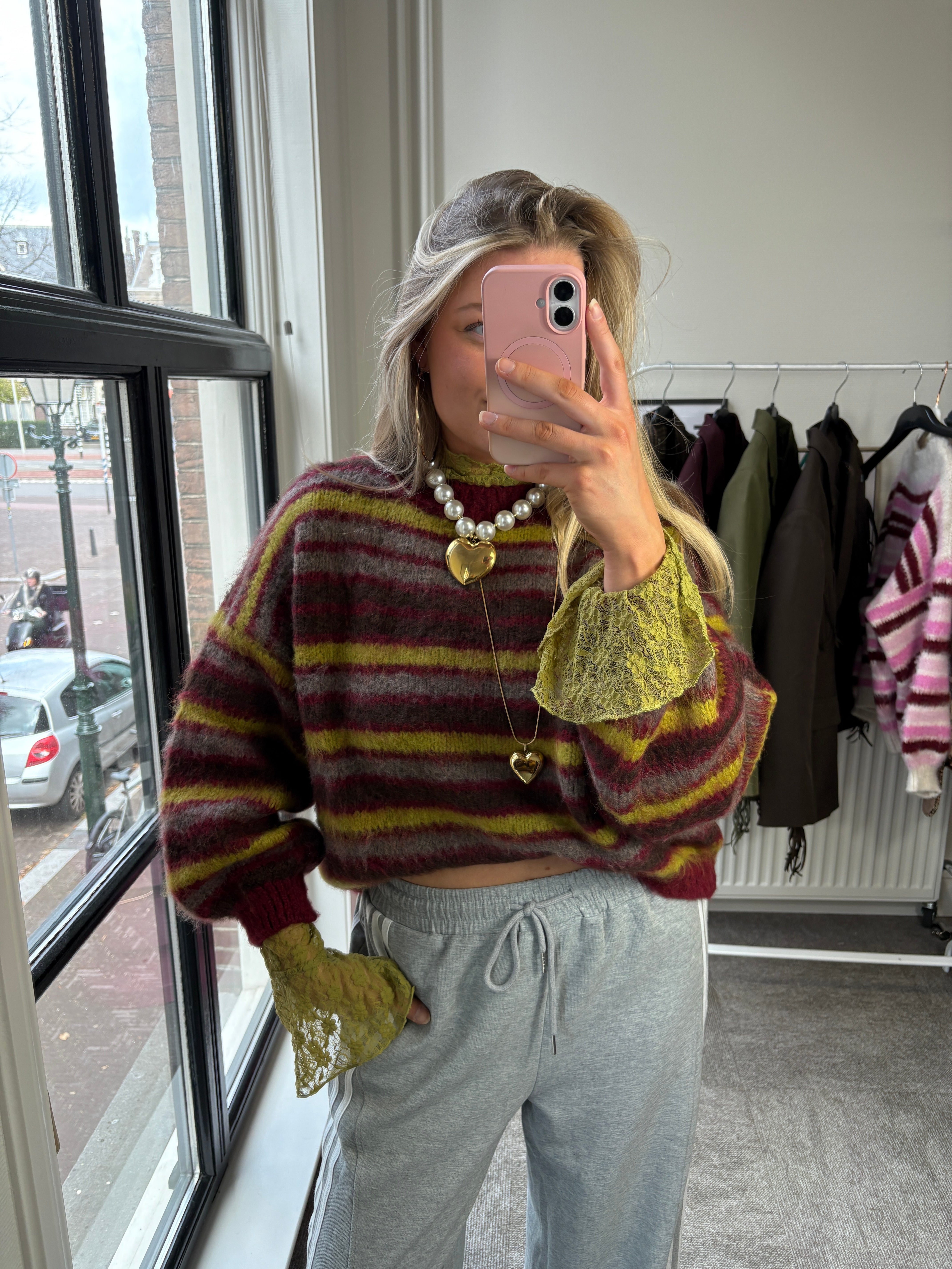 NAOMI MUSTHAVE SWEATER BURGUNDY MULTI