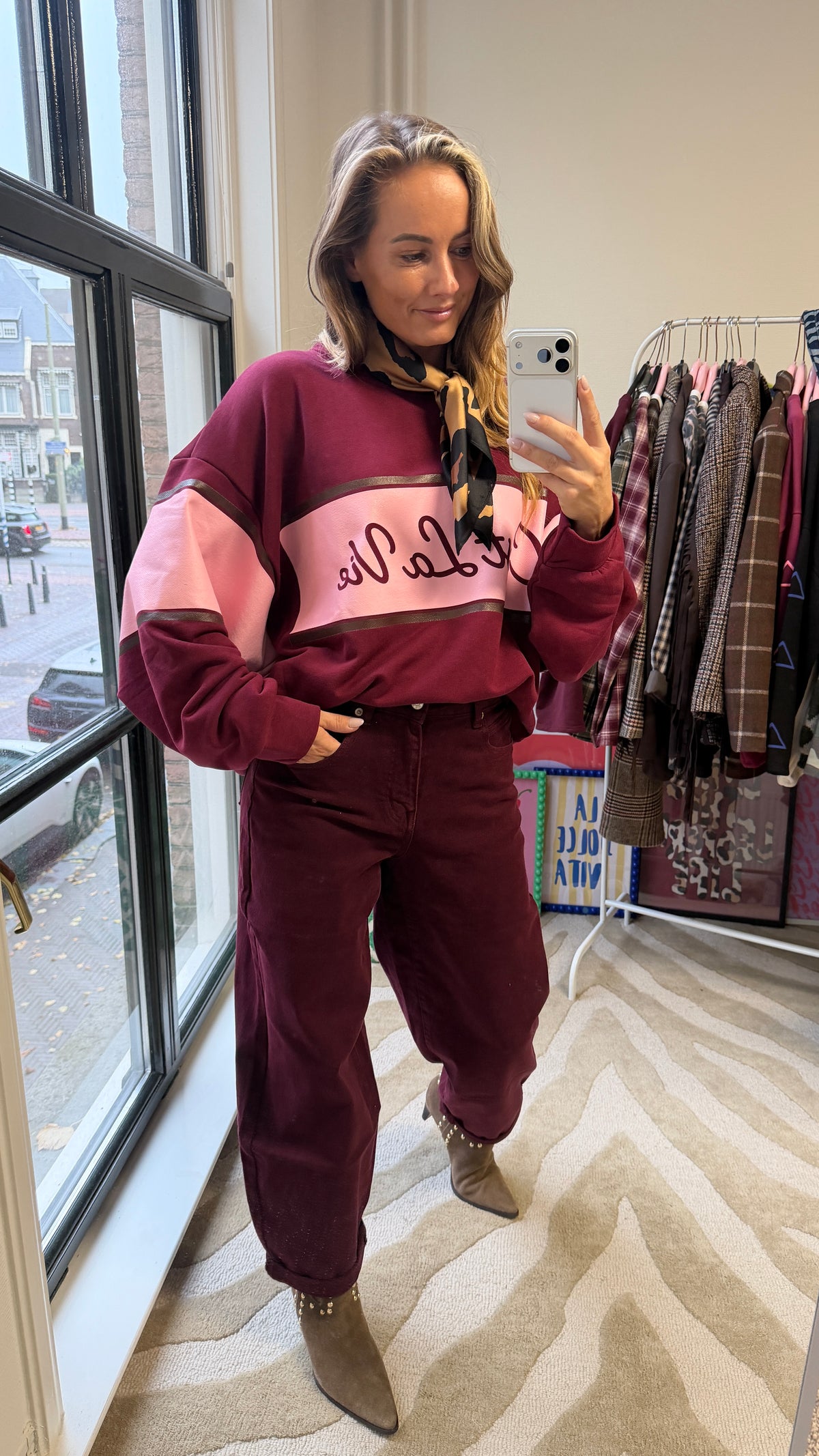 BURGUNDY BALLOON JEANS