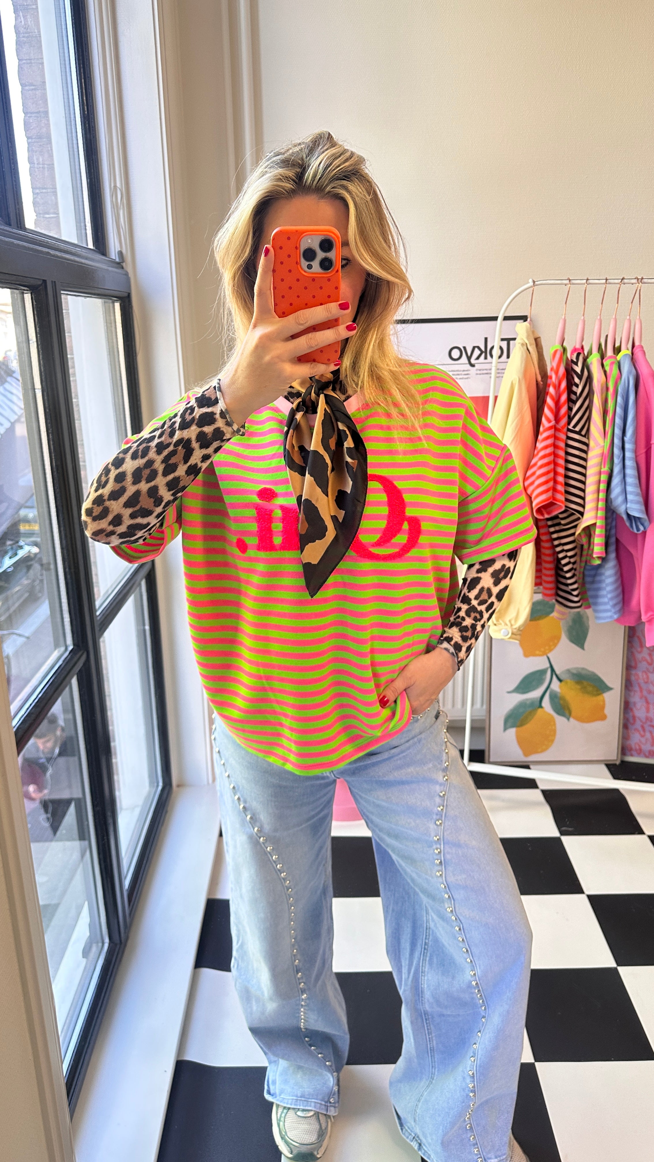 GESTREEPT T-SHIRT OUI FELGROEN MET ROZE