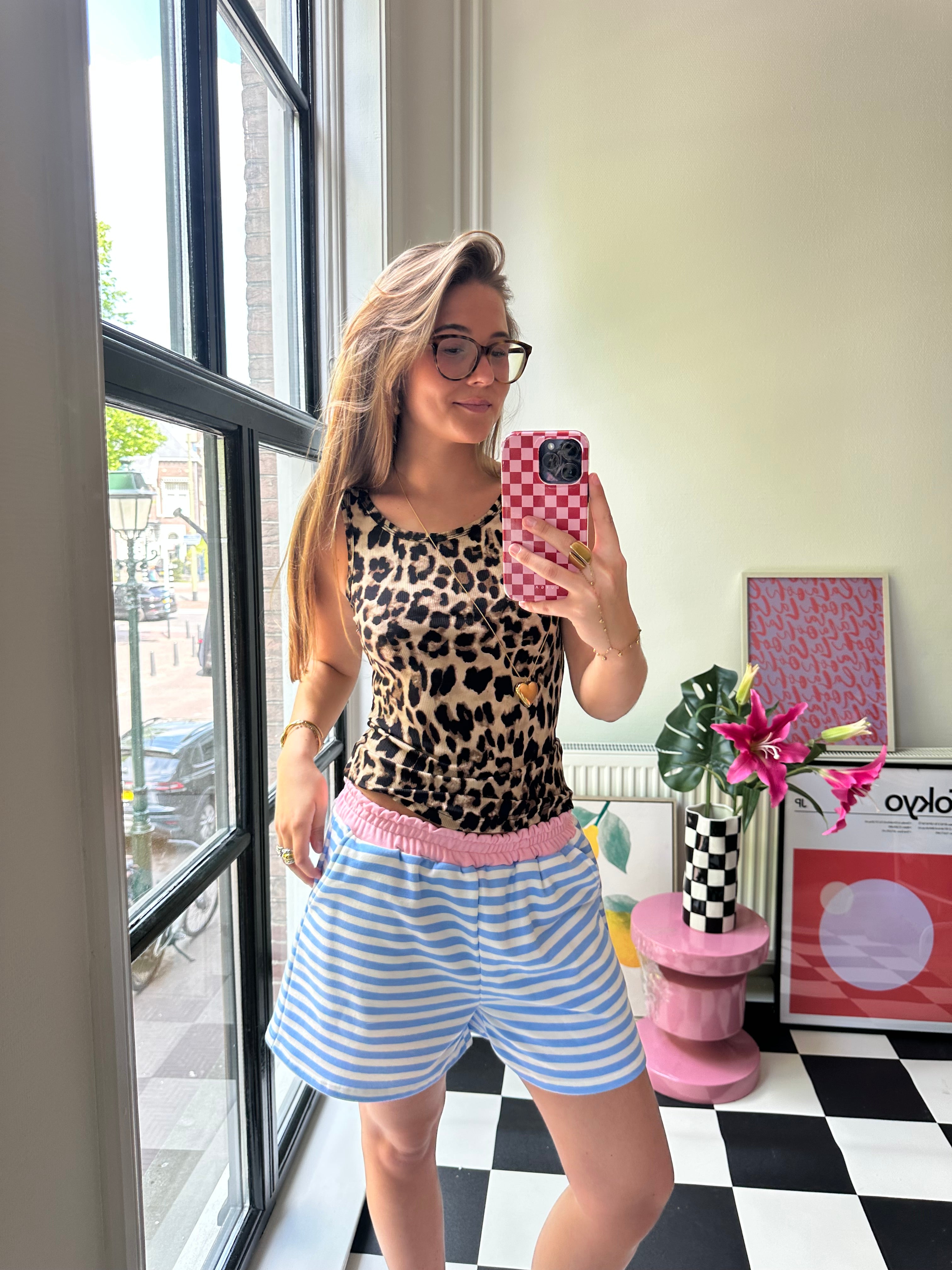 GESTREEPTE SHORT LICHTBLAUW