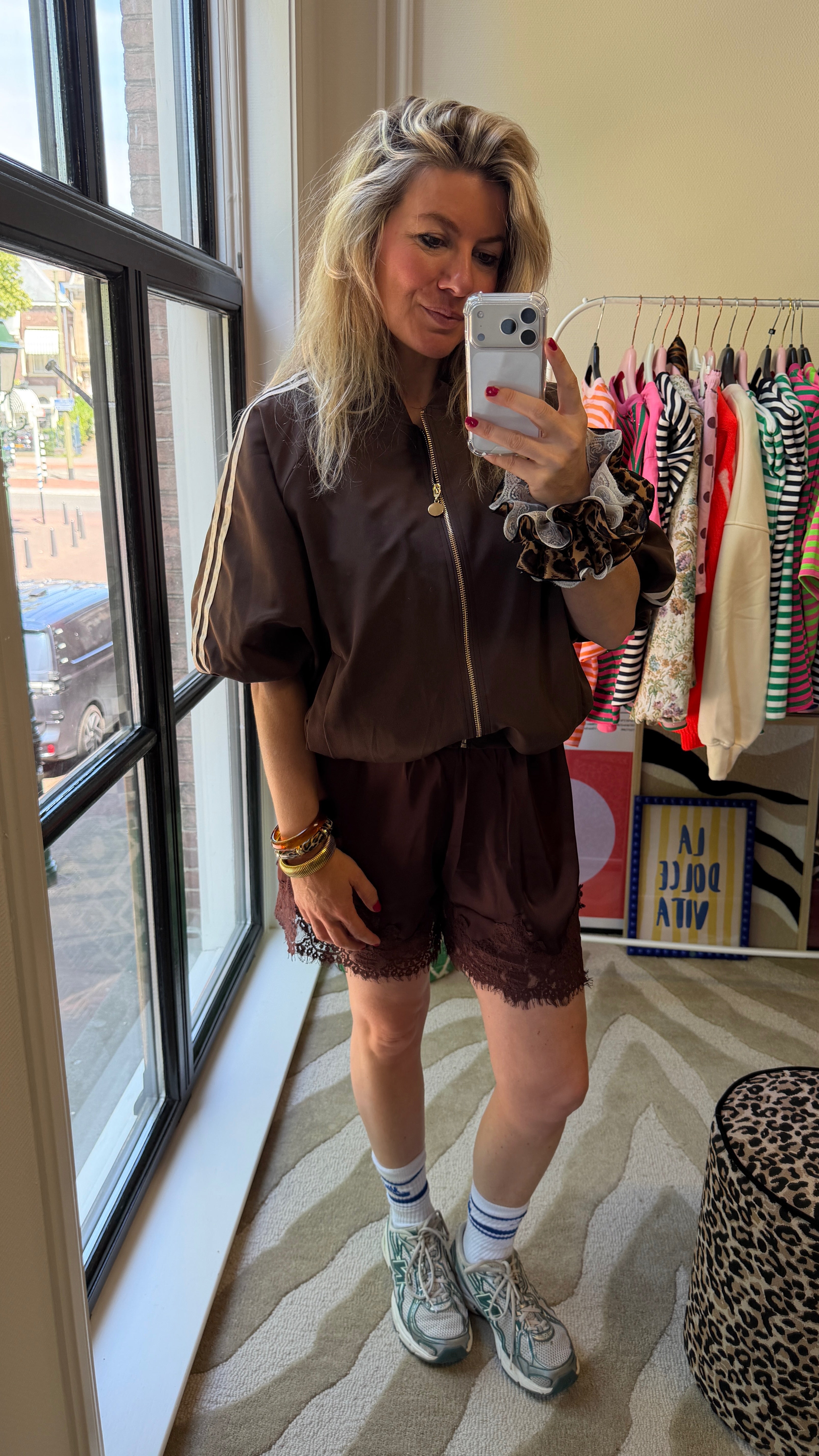 BRUIN SHORT MET KANT