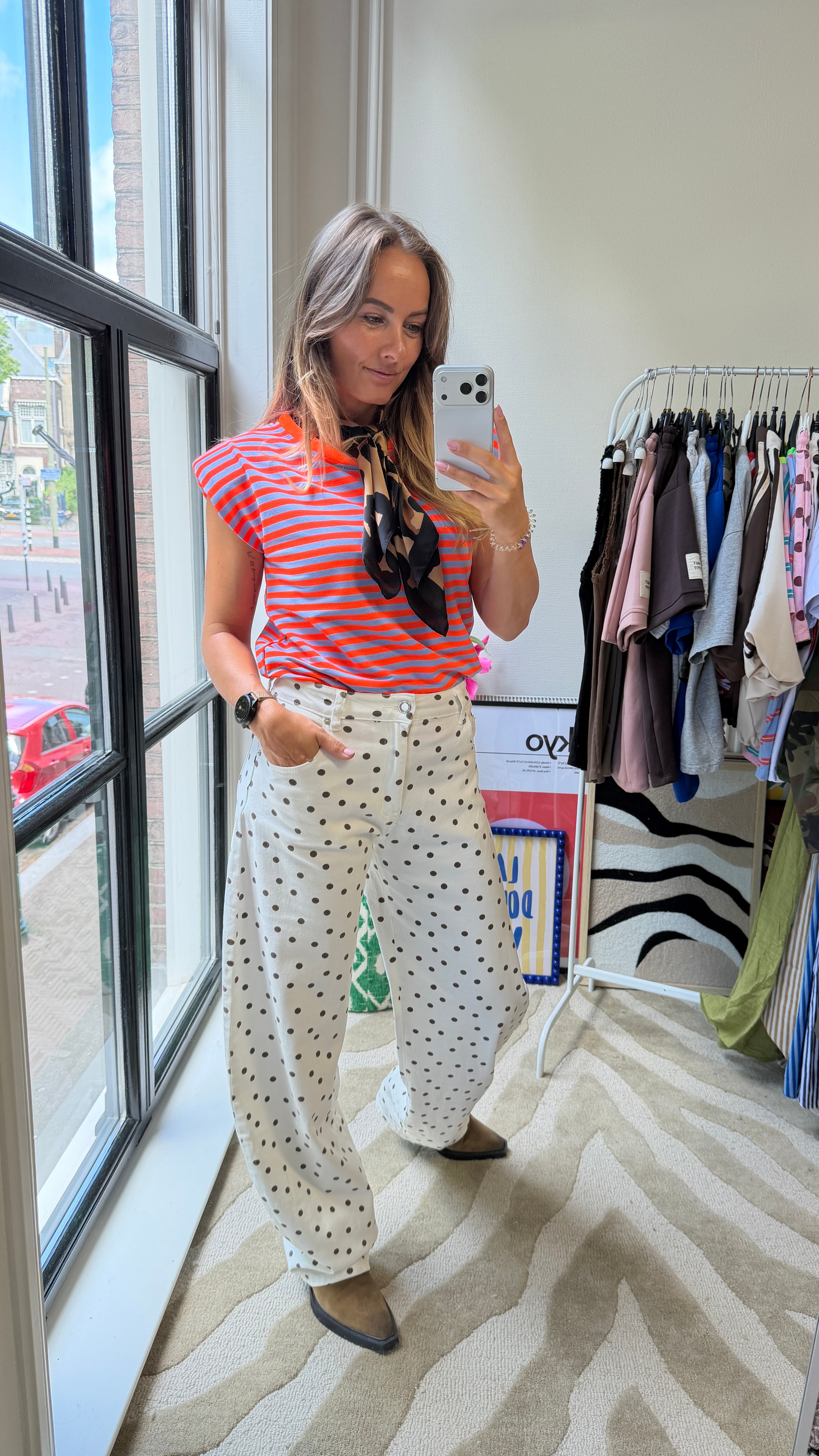 MOLLY SHOULDER STREEP TOP NEON ORANJE / BLAUW