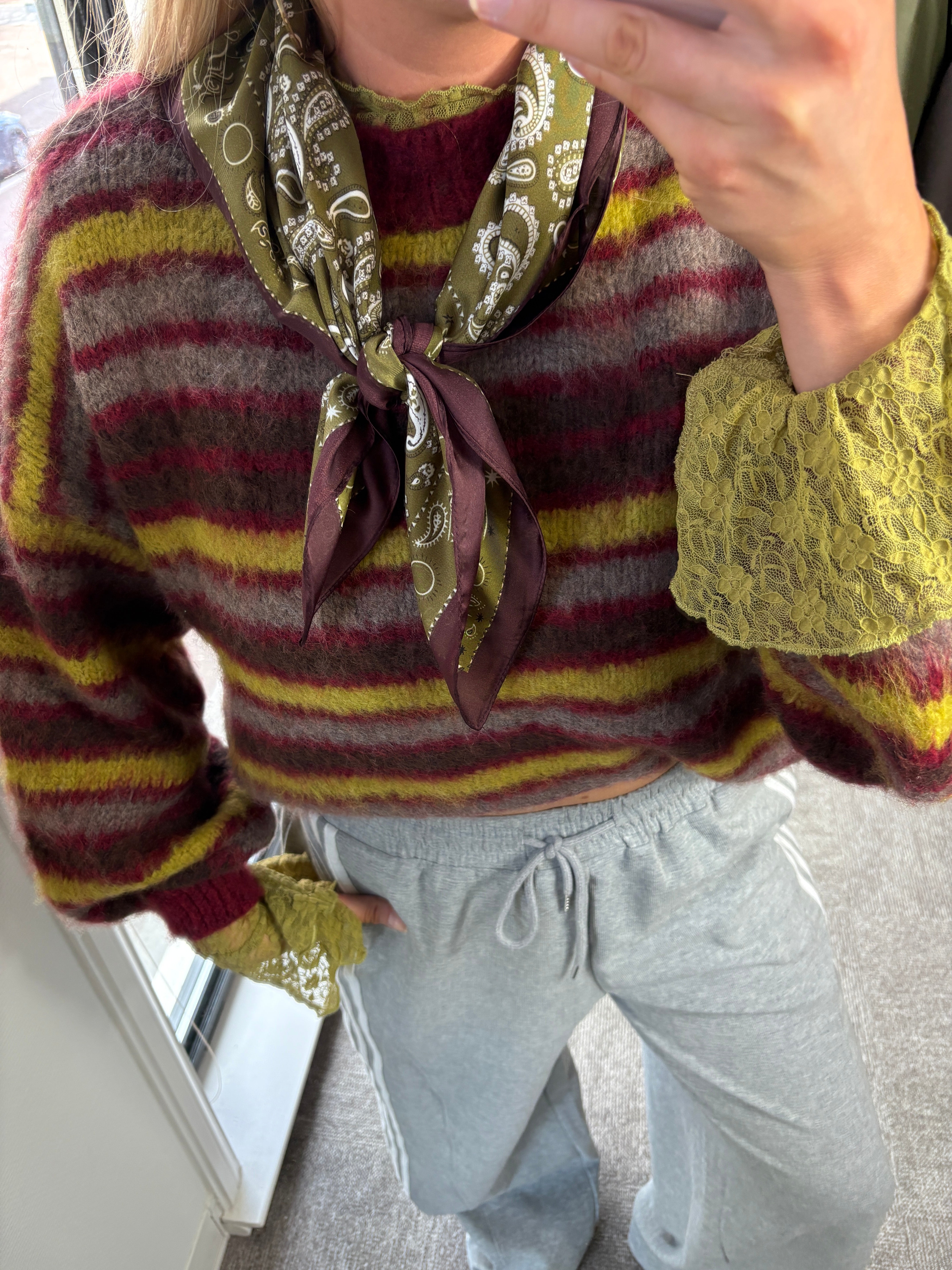 NAOMI MUSTHAVE SWEATER BURGUNDY MULTI