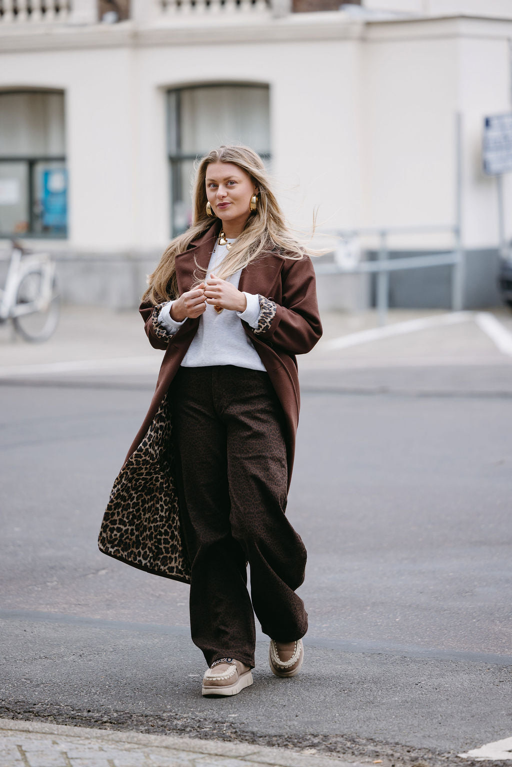 LIZZY MANTEL BRUIN MET PANTER