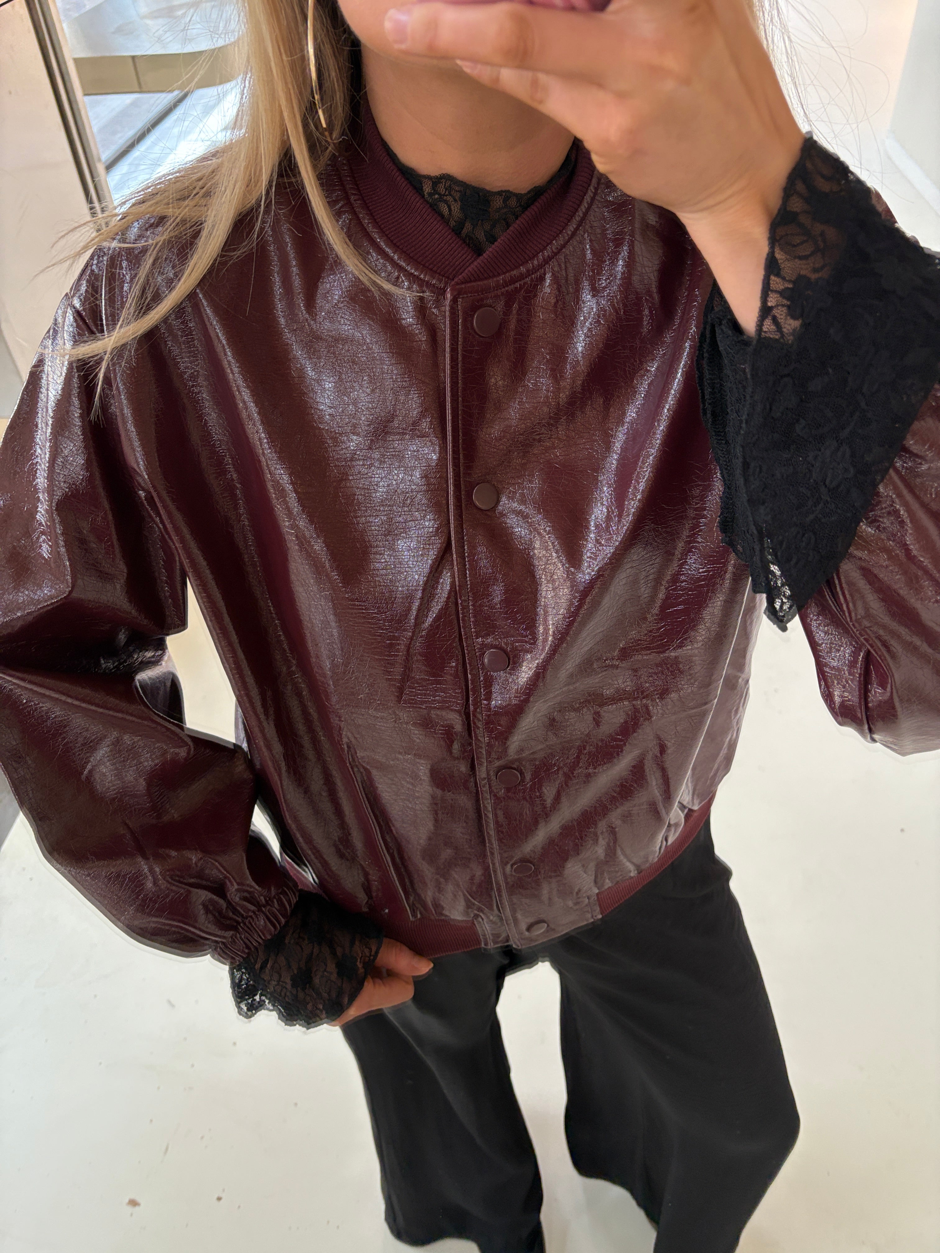 FEE JASJE | BURGUNDY