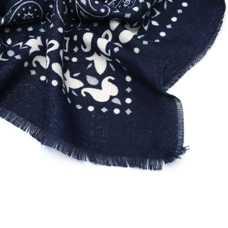 DONKERBLAUWE SJAAL BANDANAPRINT