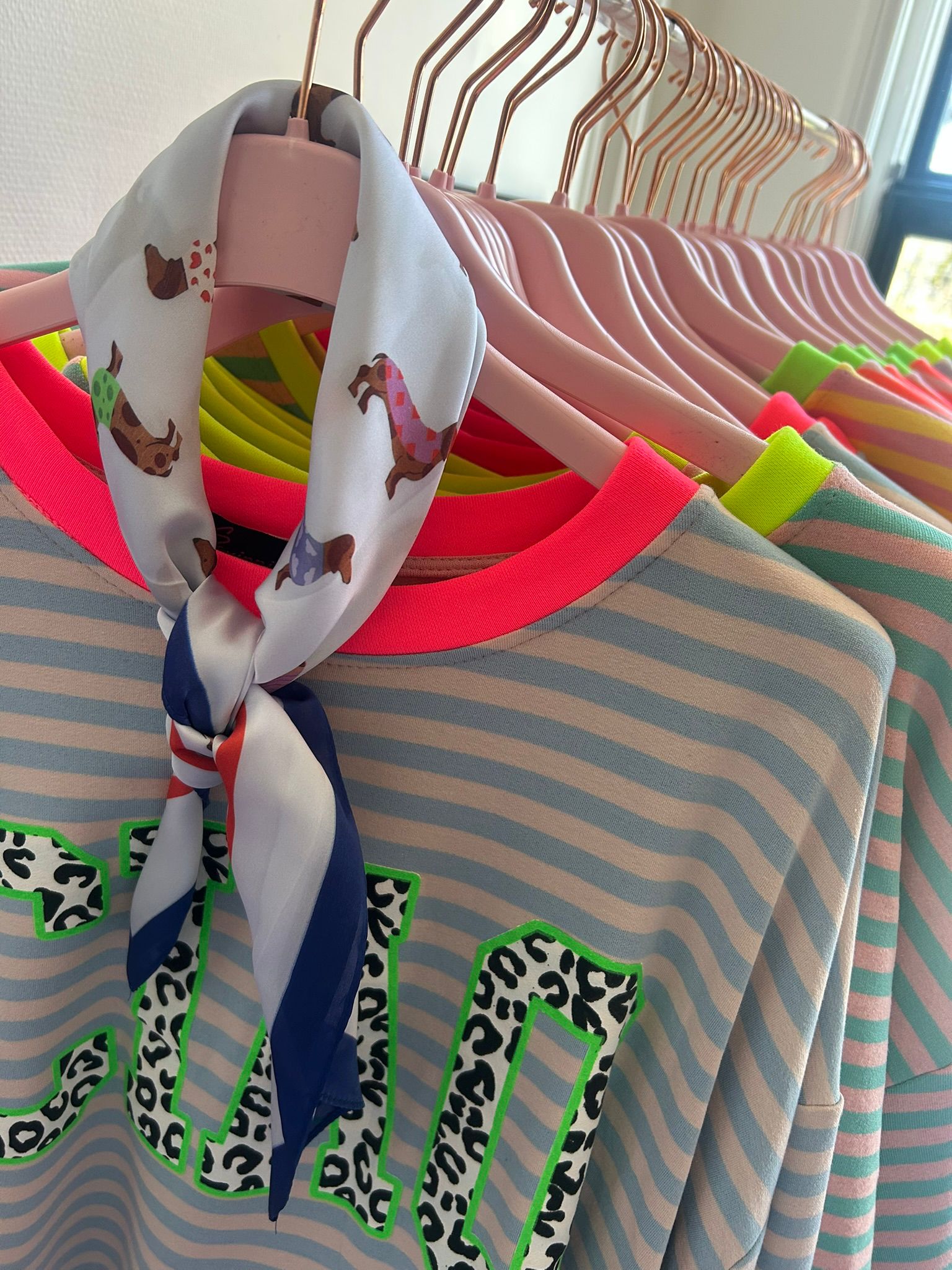 MUSTHAVE TECKEL SJAALTJE BLAUW