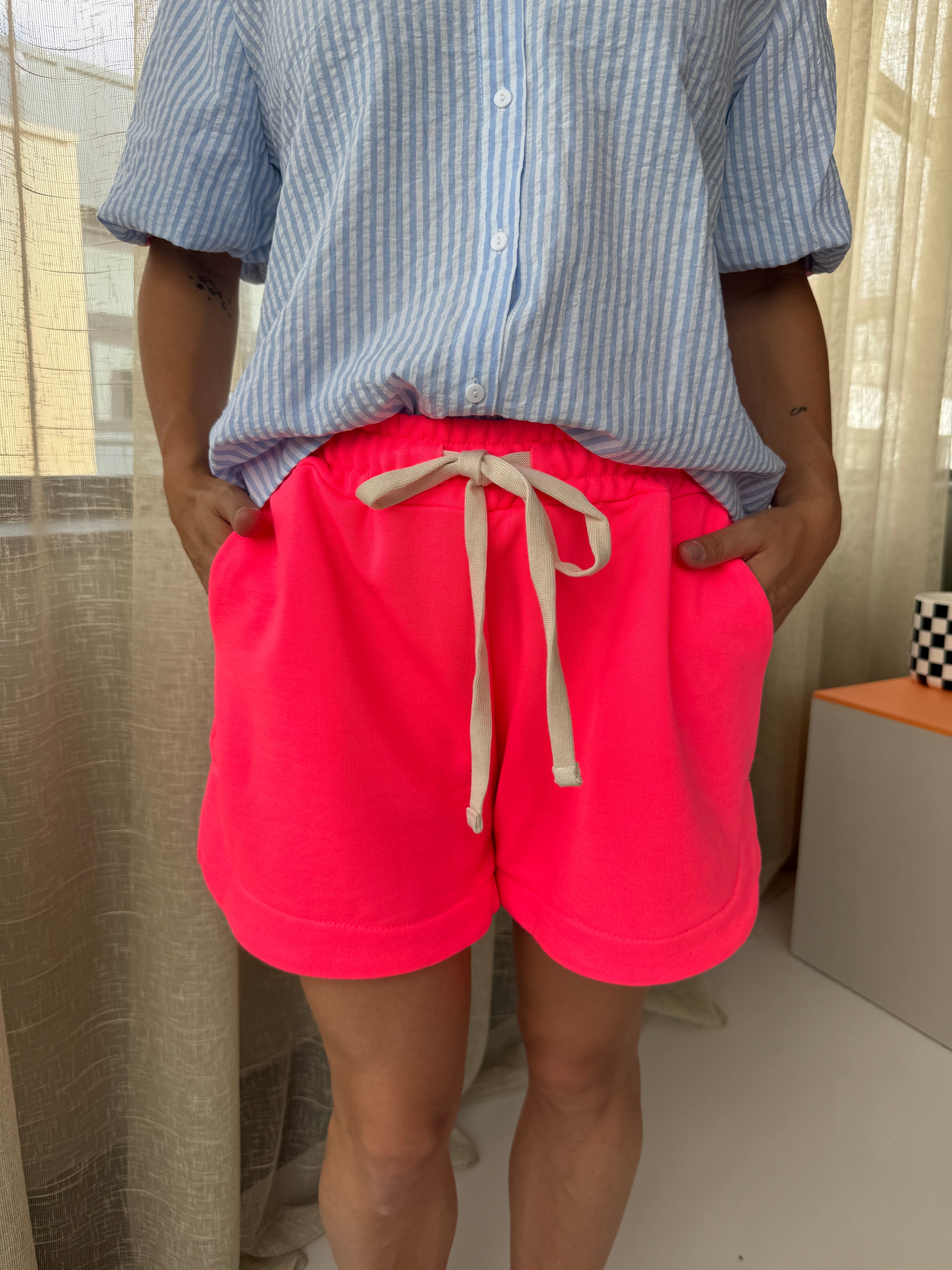 NEON ROZE SHORT