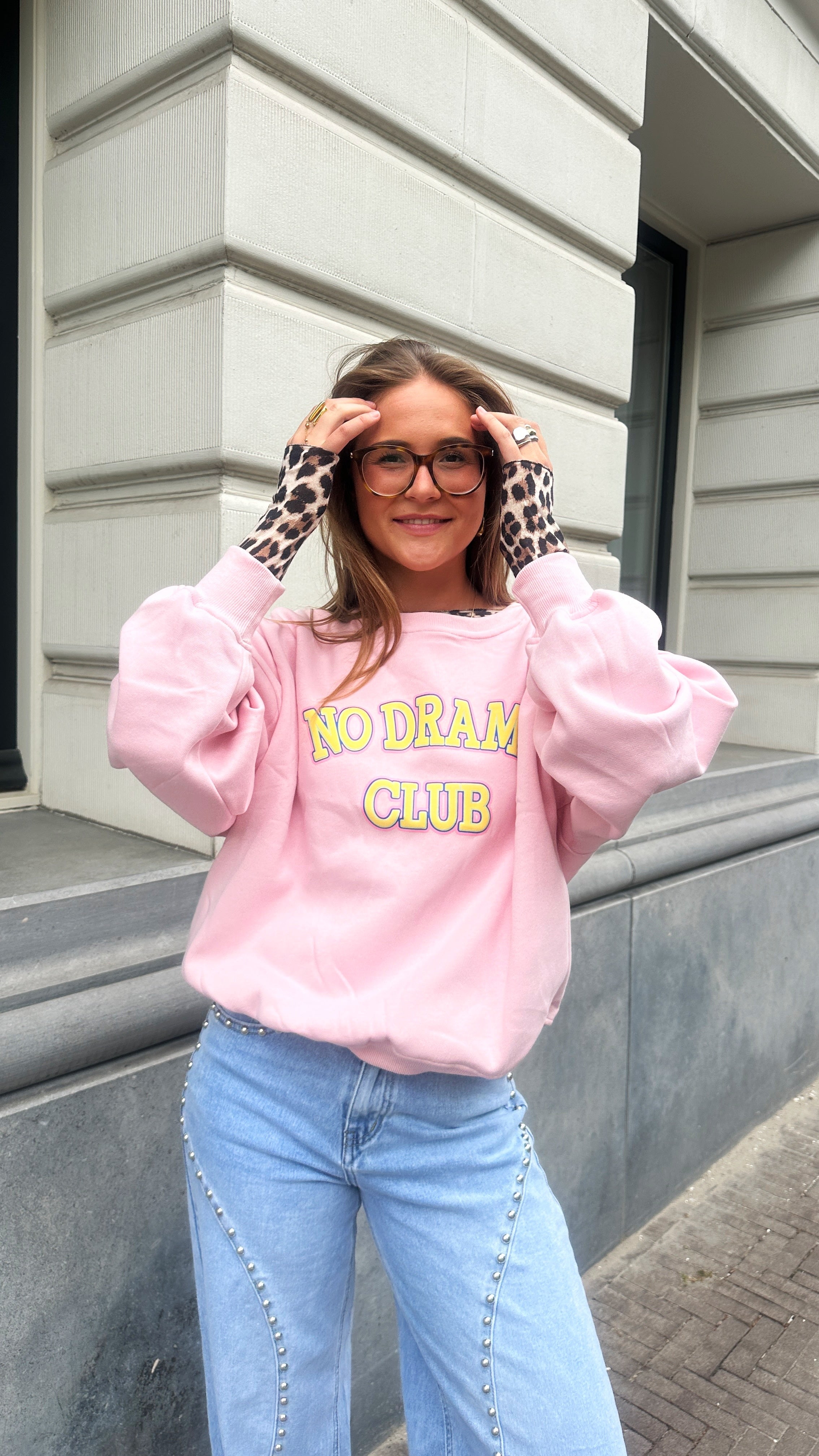 ROZE NO DRAMA SWEATER