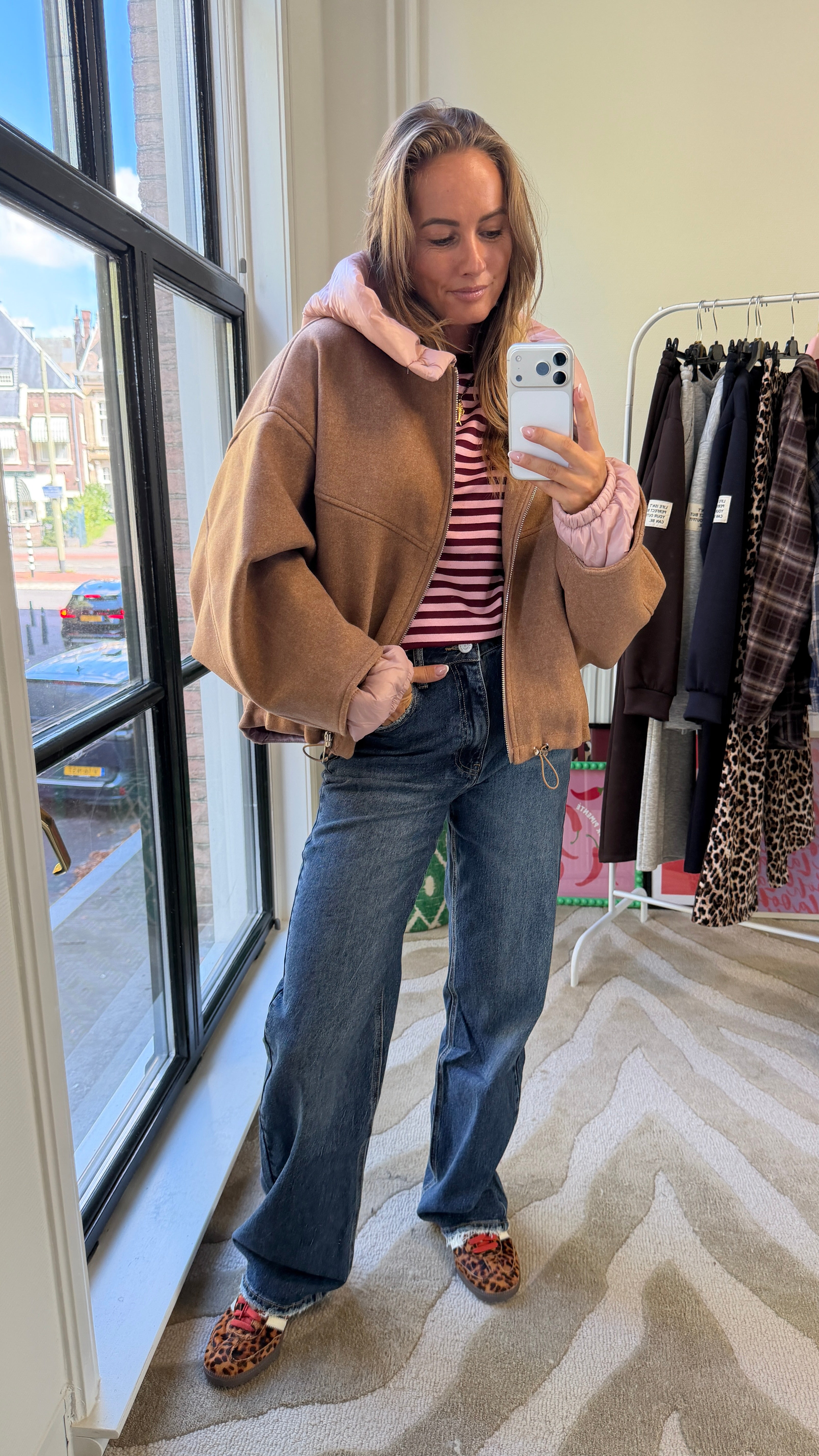 MOM JEANS