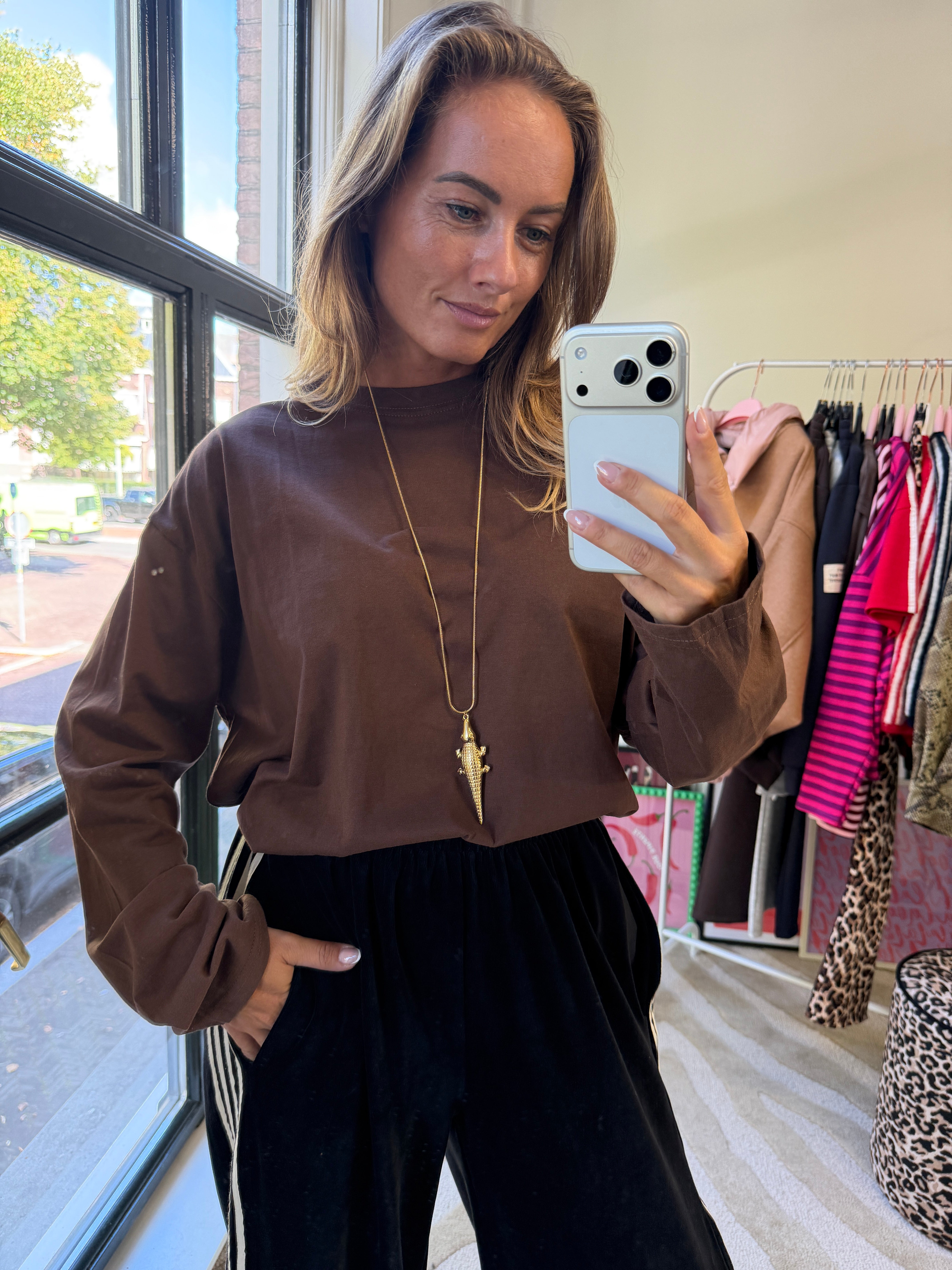 MUSTHAVE LONGSLEEVE BRUIN