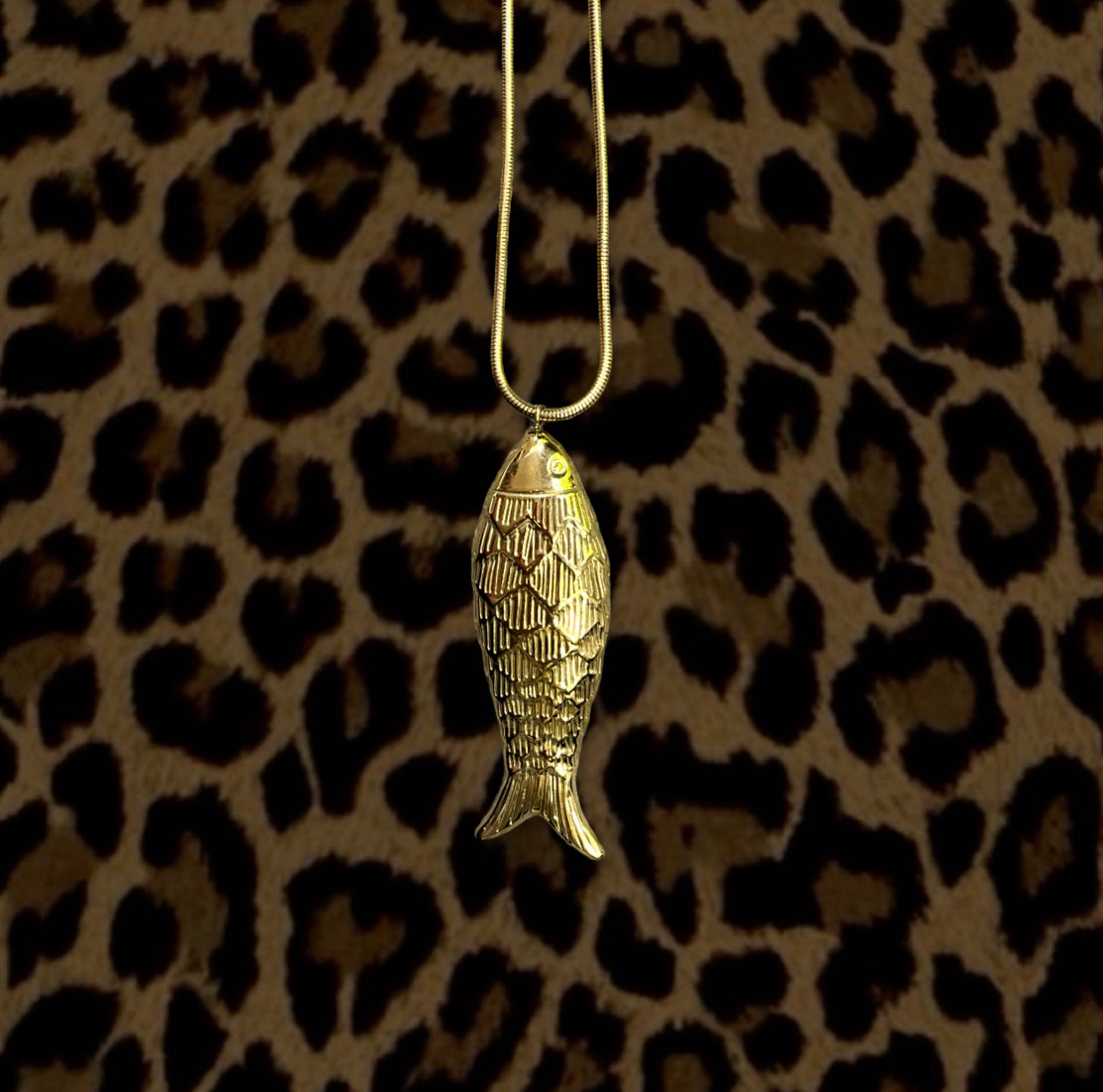 LONG HAPPY FISH NECKLACE