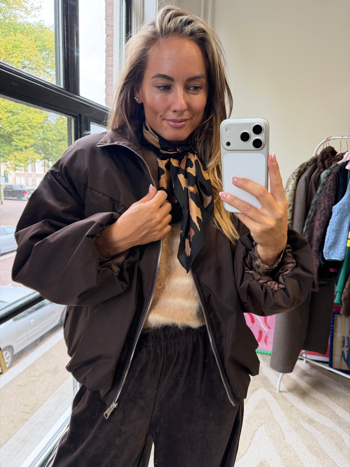 MARLY MUSTHAVE JASJE BRUIN