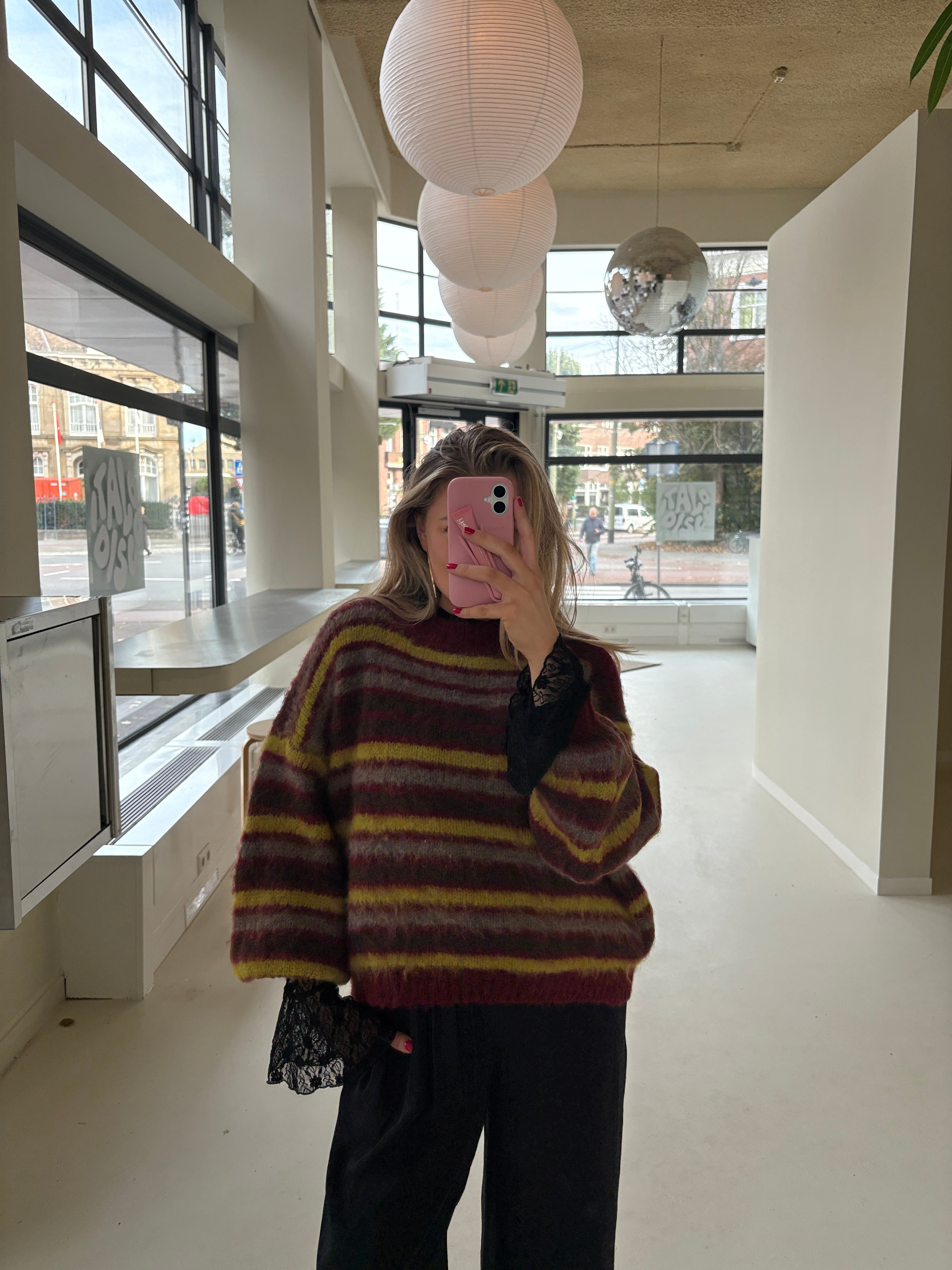 NAOMI MUSTHAVE SWEATER BURGUNDY MULTI