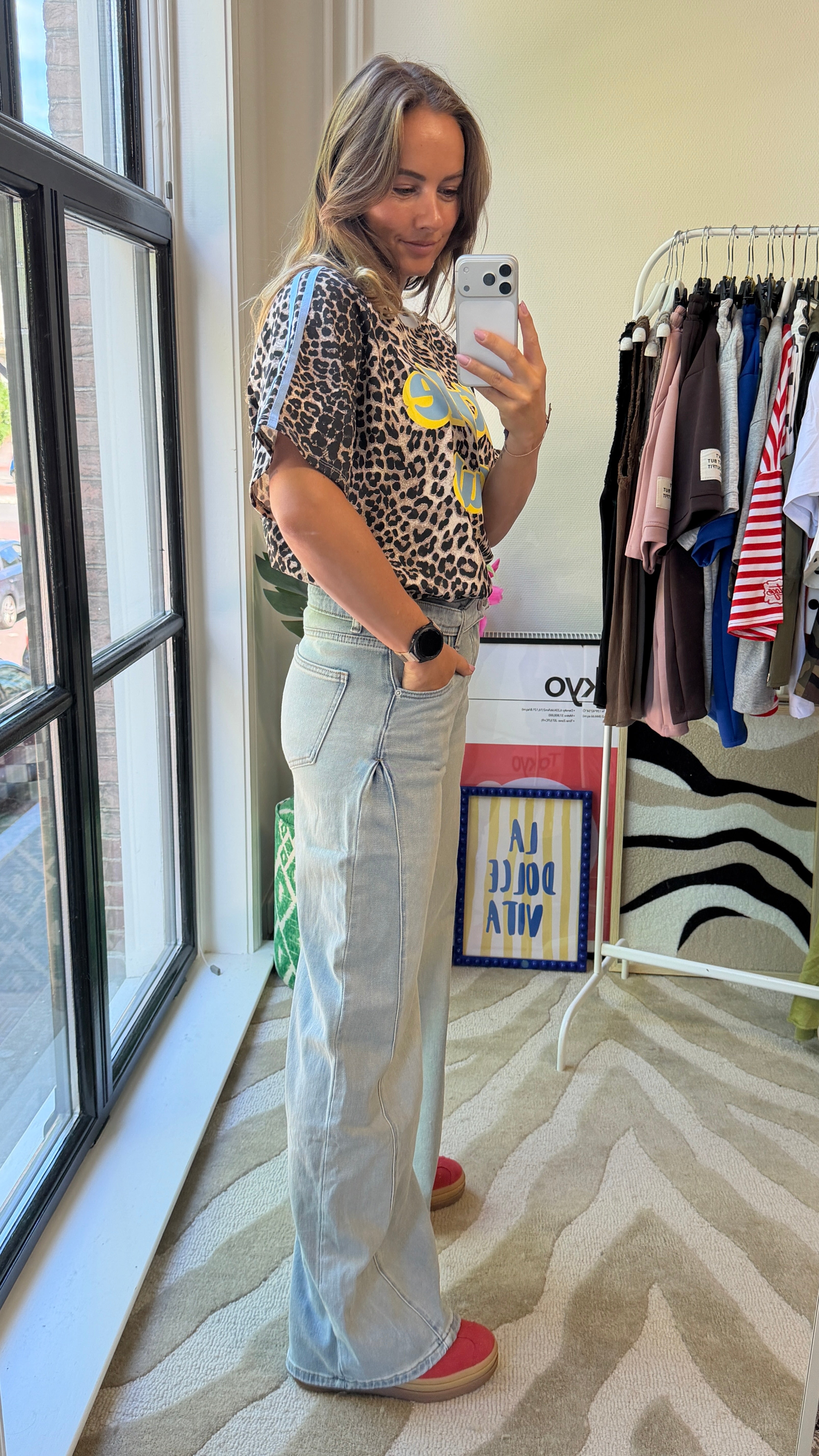 WIDE LEG JEANS MET RIEMPJE