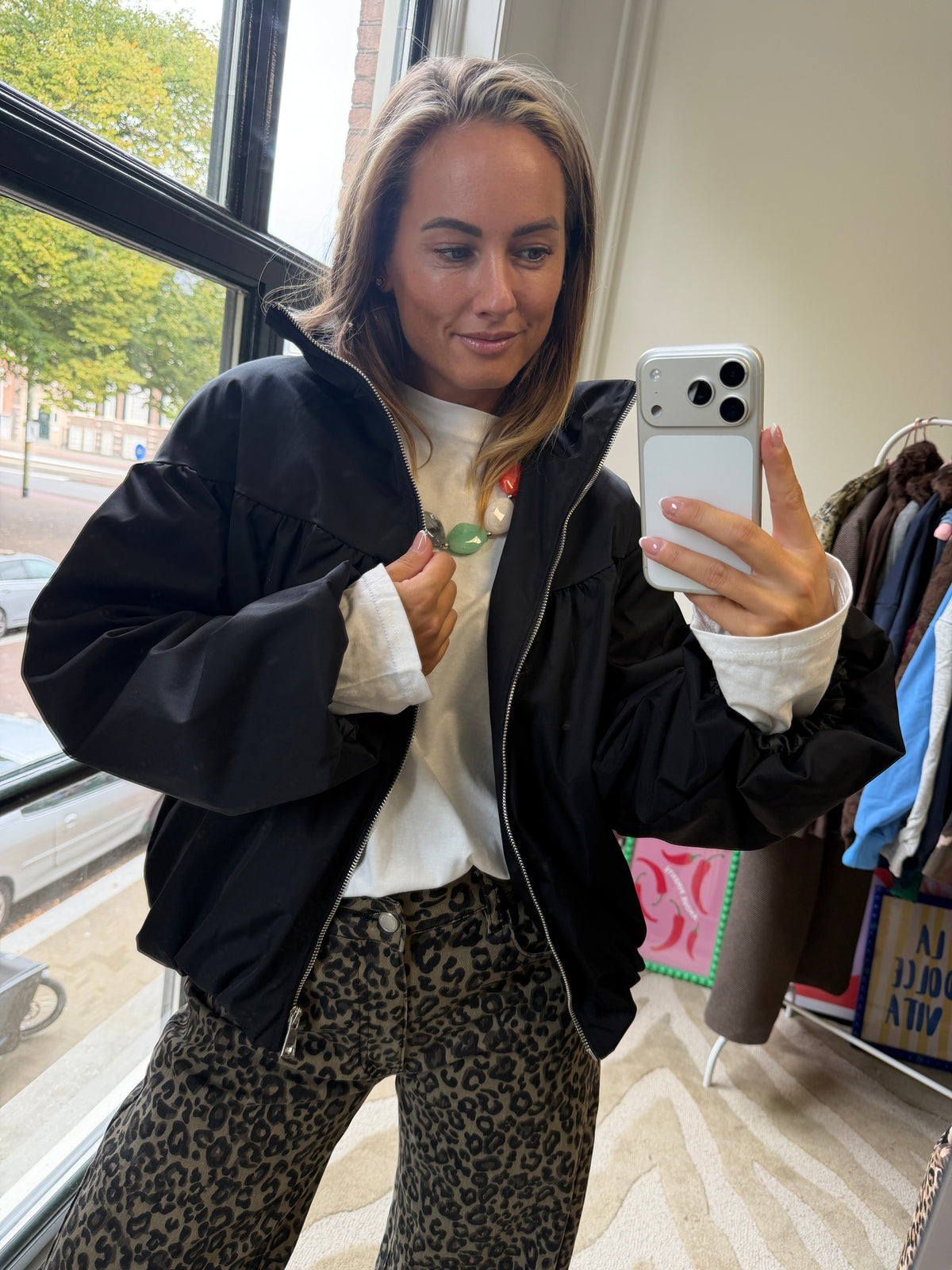 MARLY MUSTHAVE JASJE BRUIN