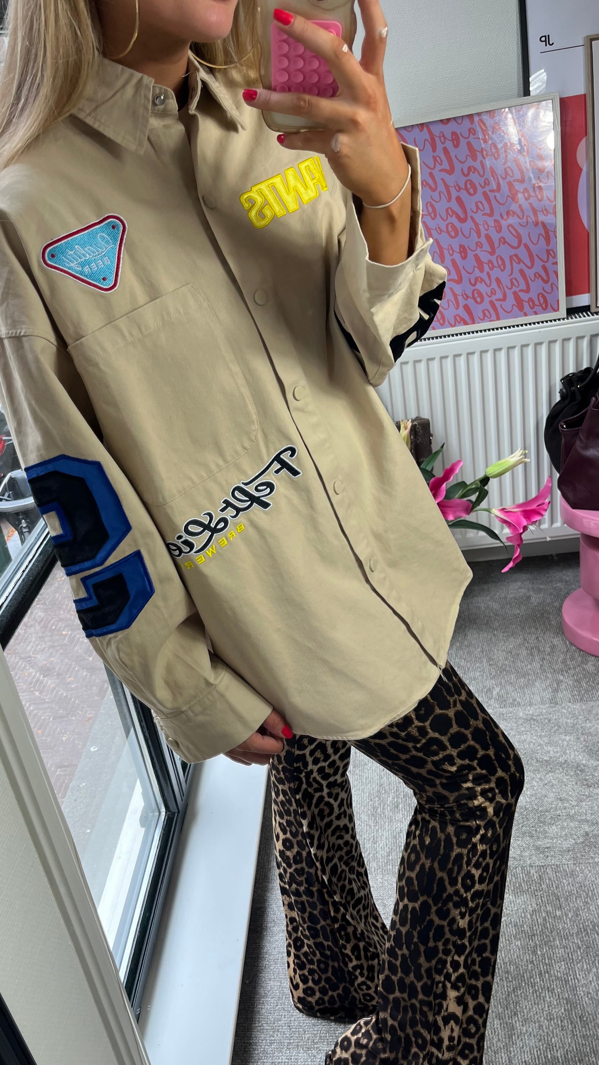 MILA BLOUSE BEIGE MET PATCHES