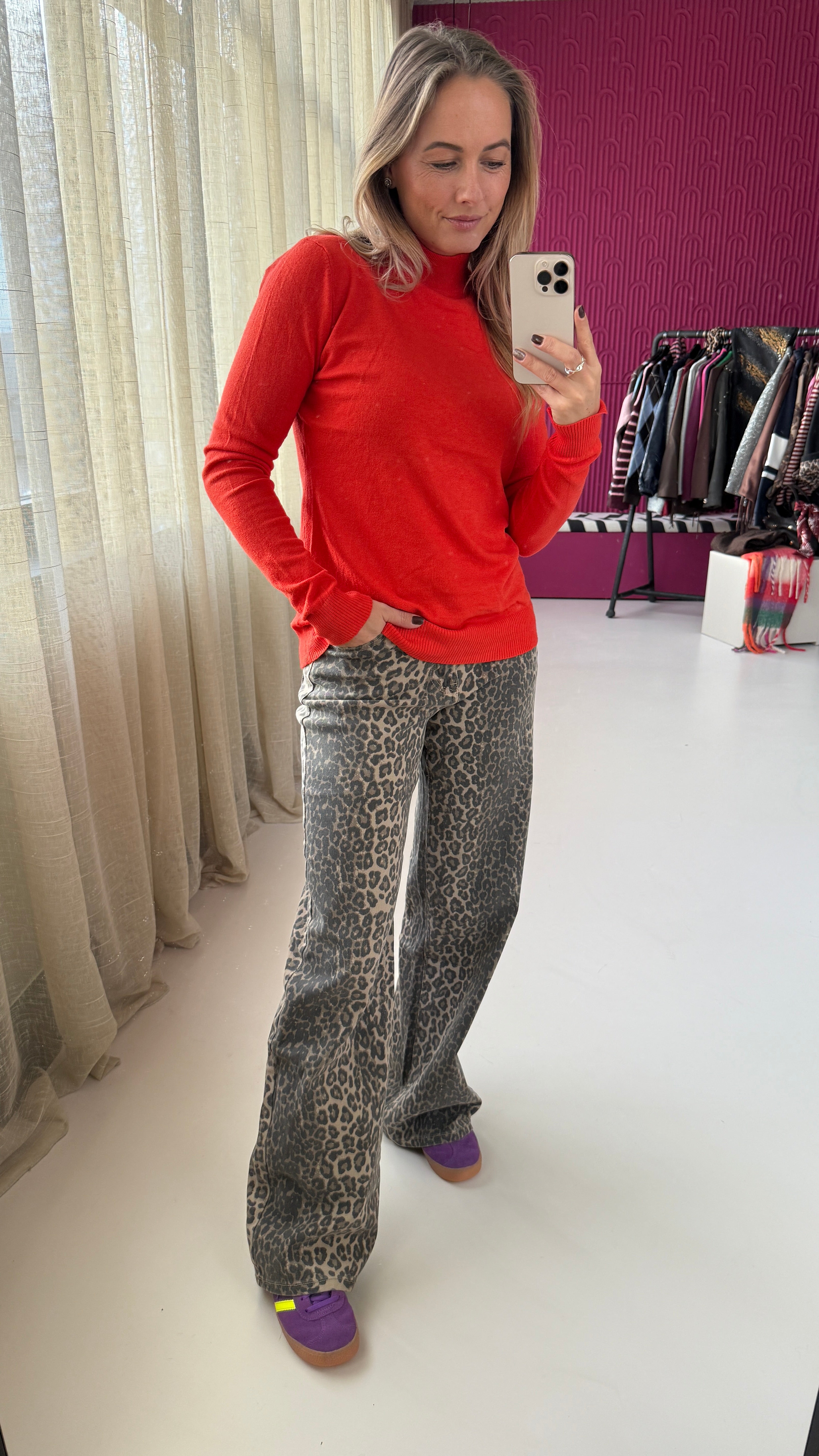 OLIVIA KOLLETJE ORANJE-ROOD