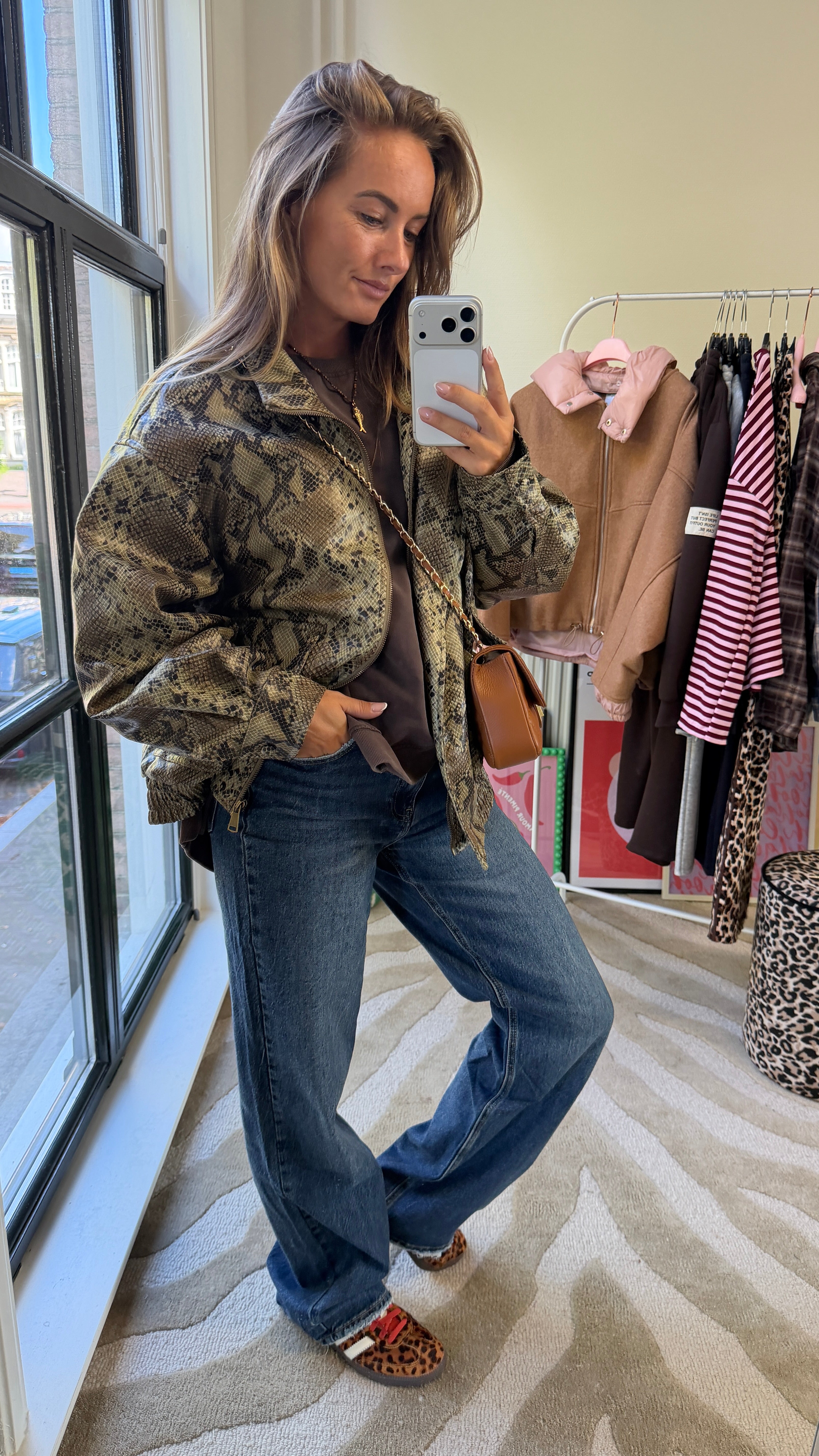 MOM JEANS