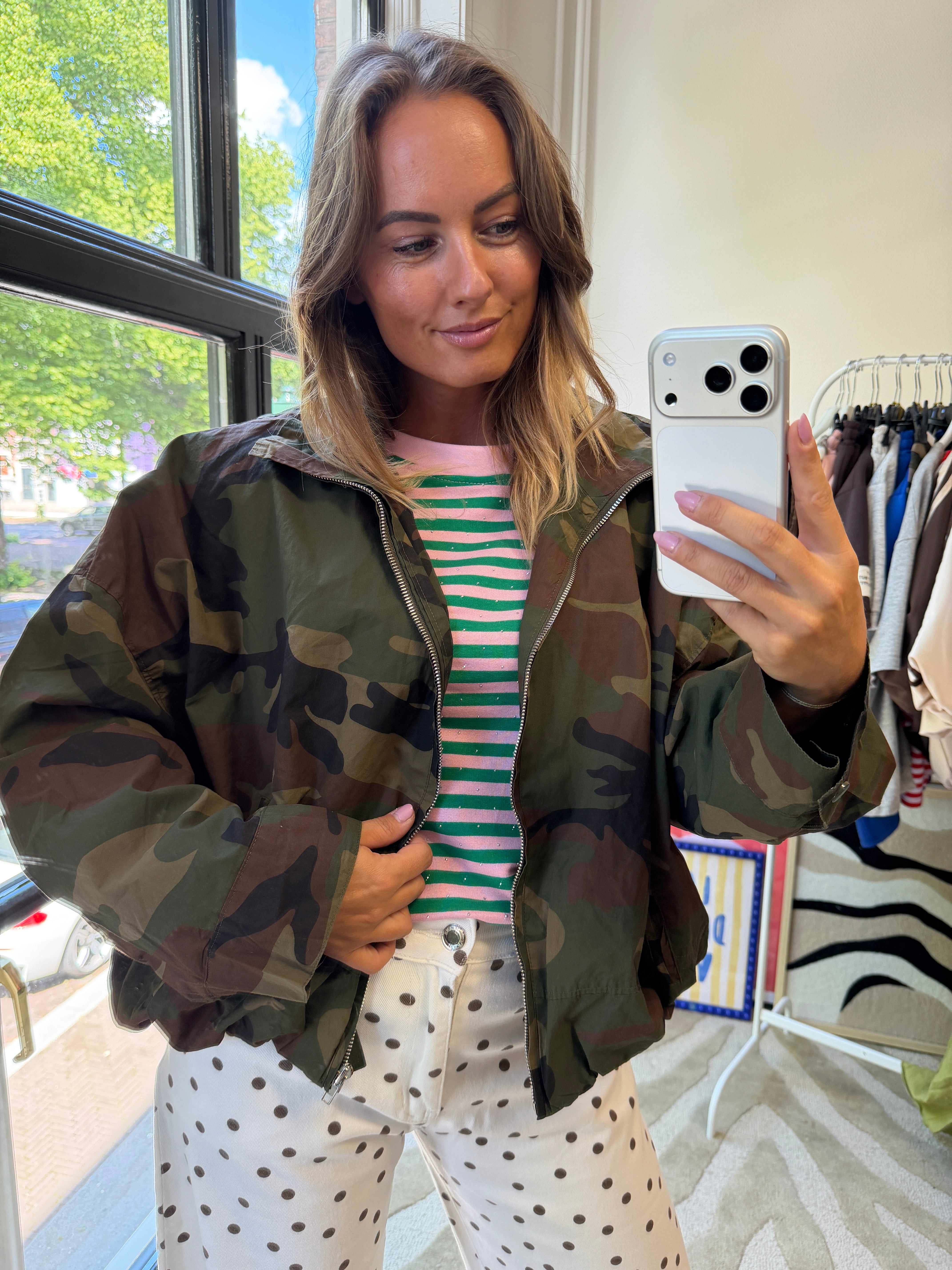 LAURA ARMY JACK