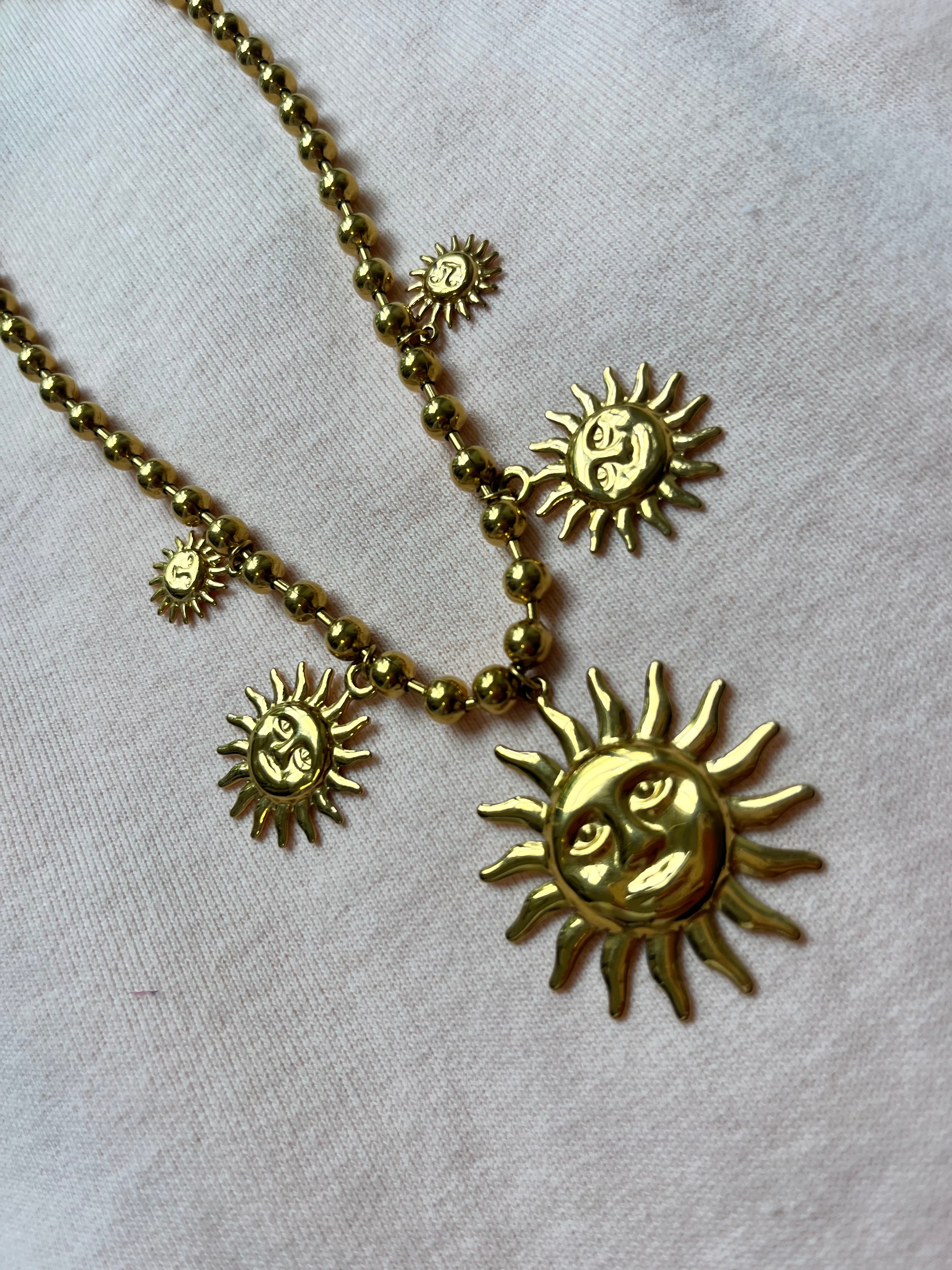 SUNNY NECKLACE