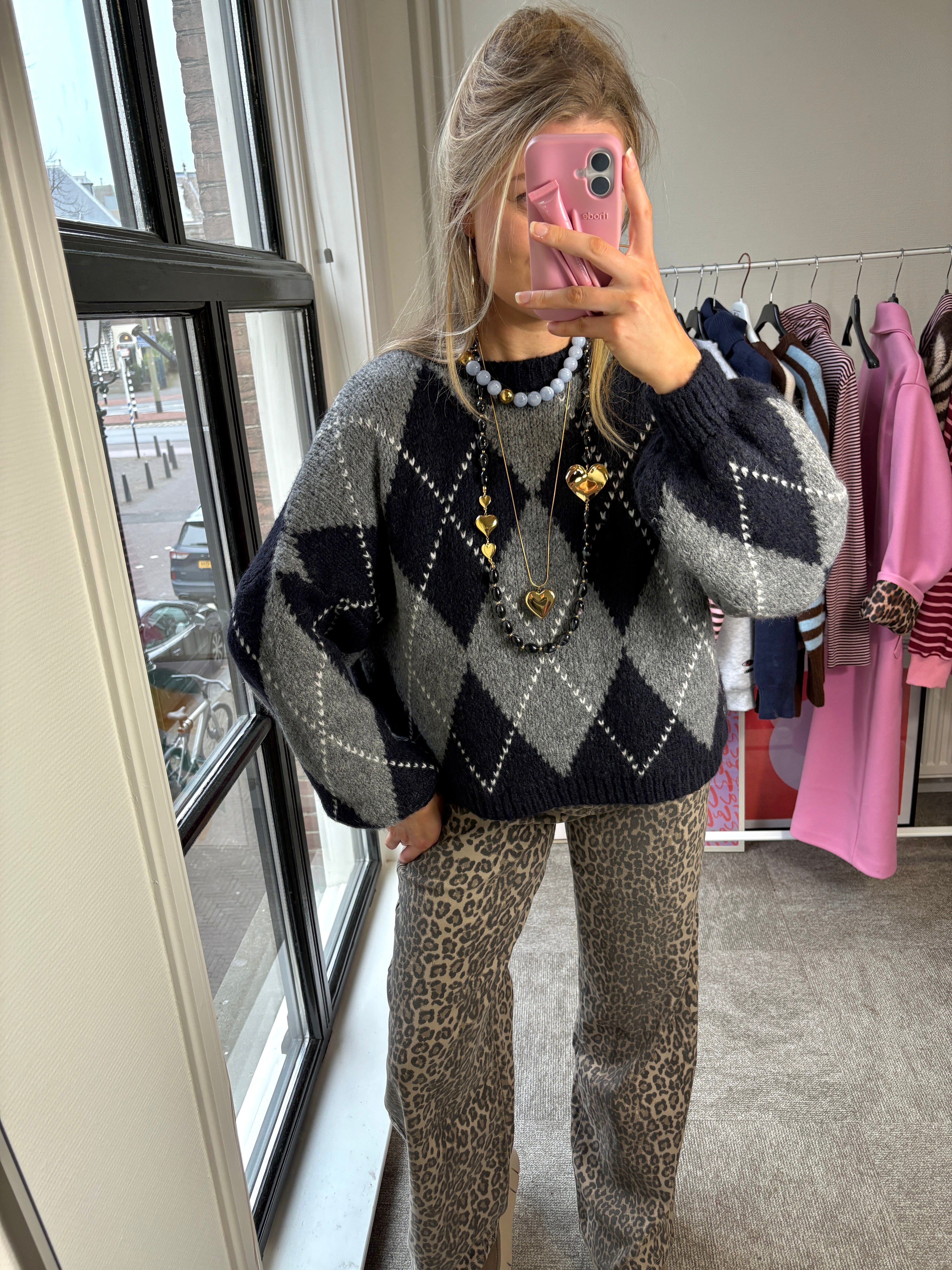 NOA DONKERBLAUWE TRUI