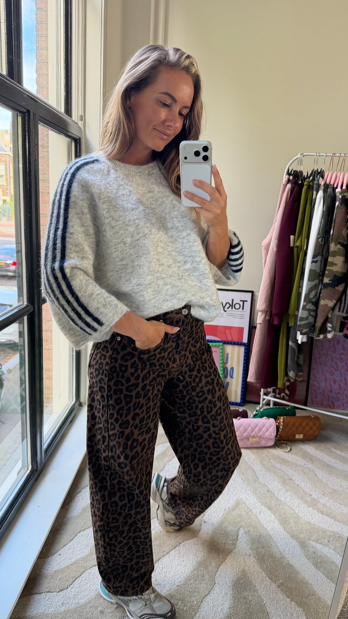 ANNA MUSTHAVE TRUITJE GRIJS