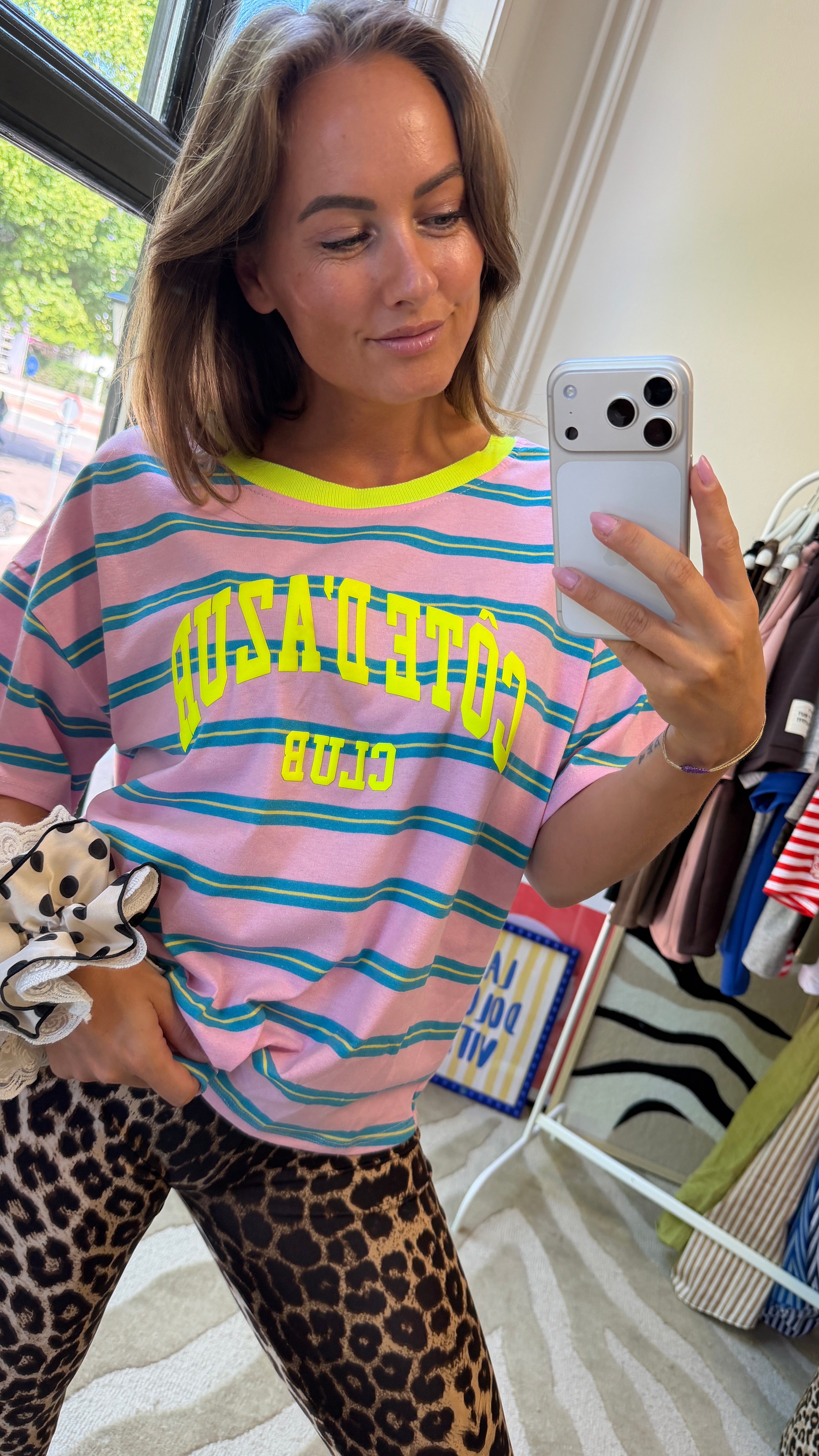MUSTHAVE T-SHIRT COTE D'AZUR ROZE MET NEON GEEL