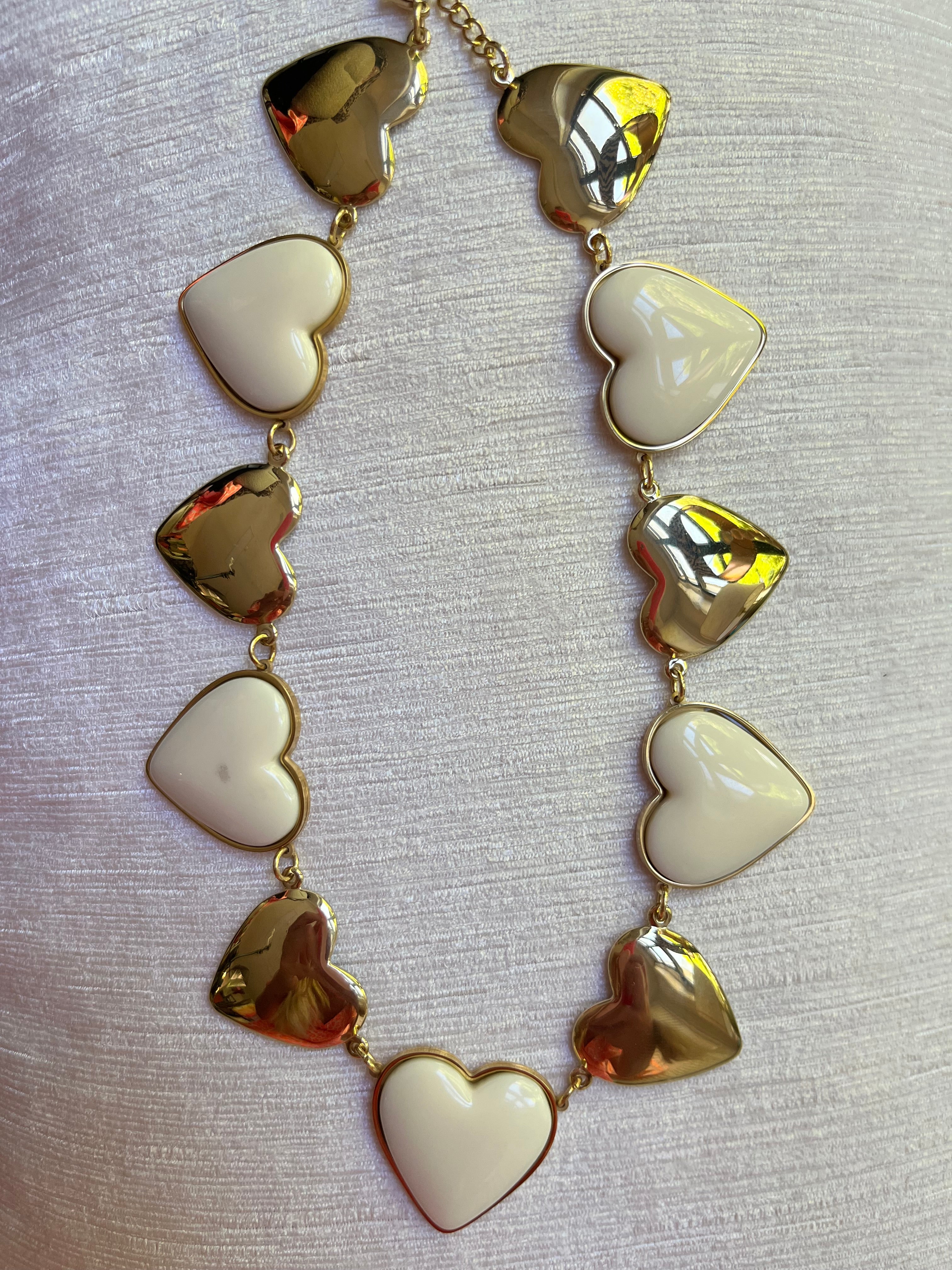 GOLDEN WHITE HEART NECKLACE