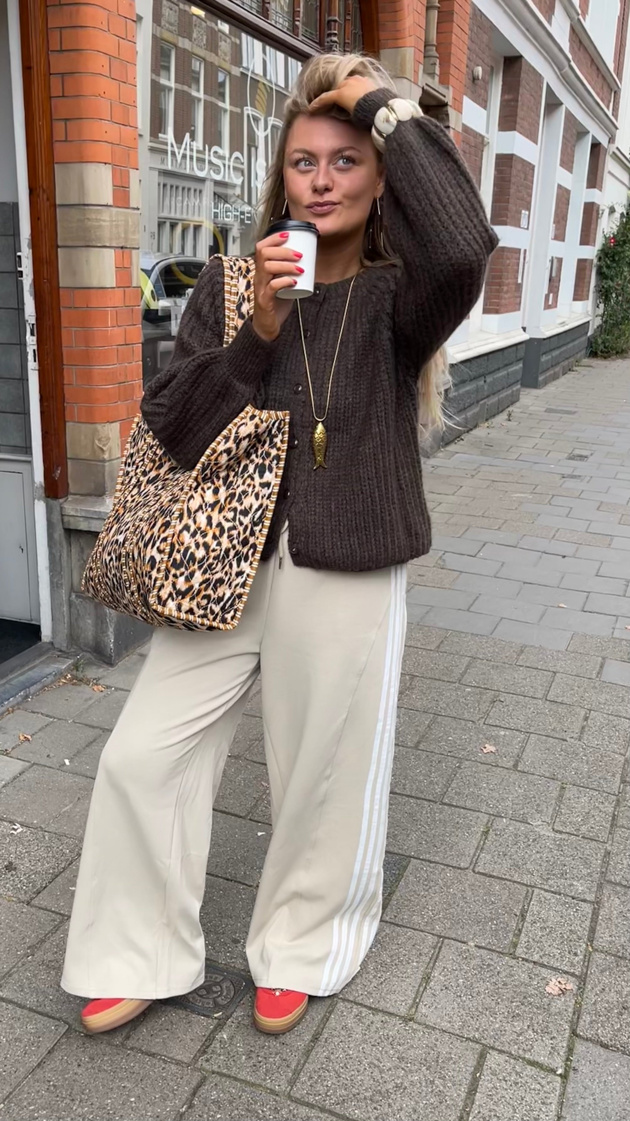 BEIGE JOGGER STRIPES