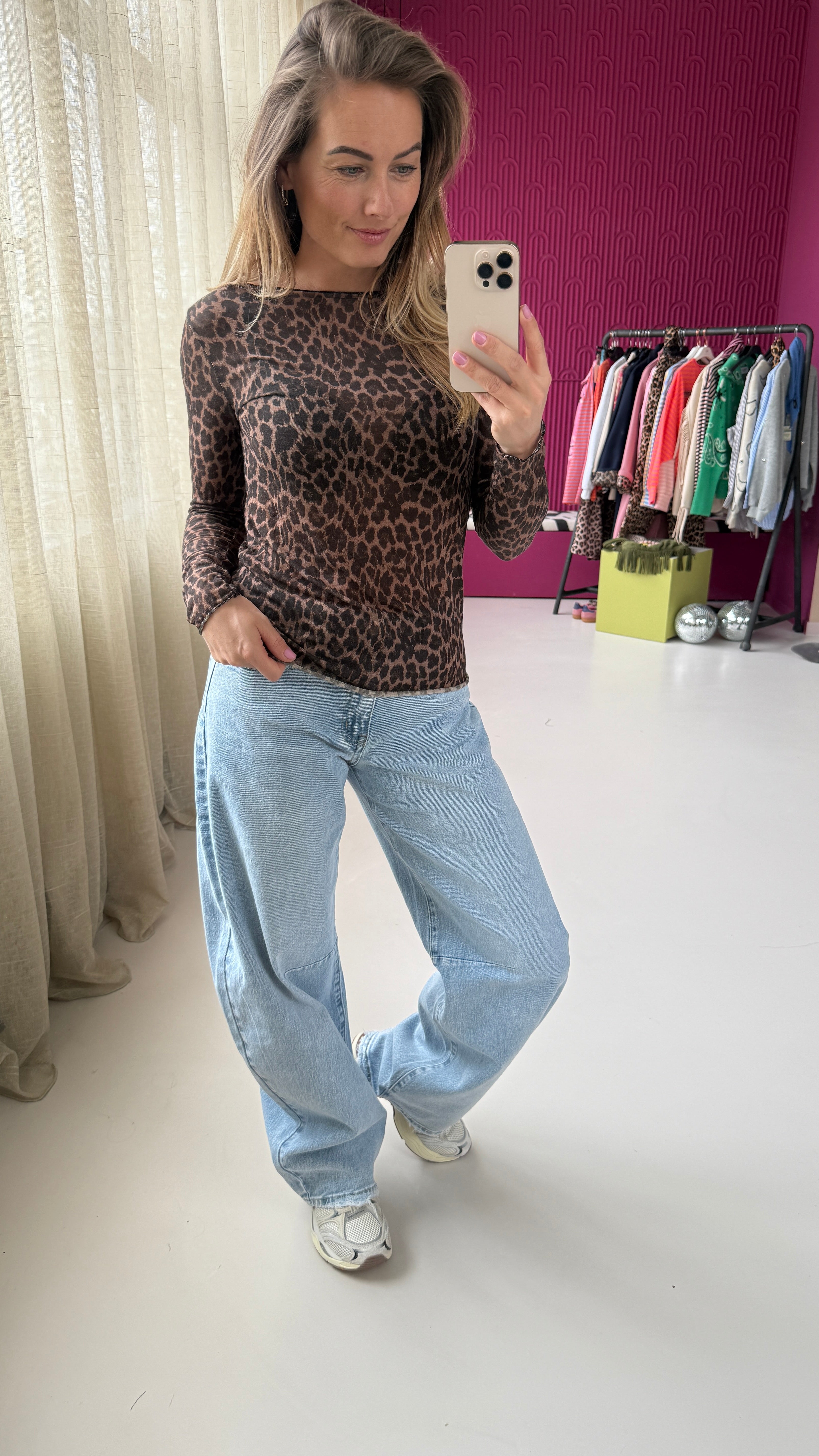 MUSTHAVE PANTER TOP BRUIN